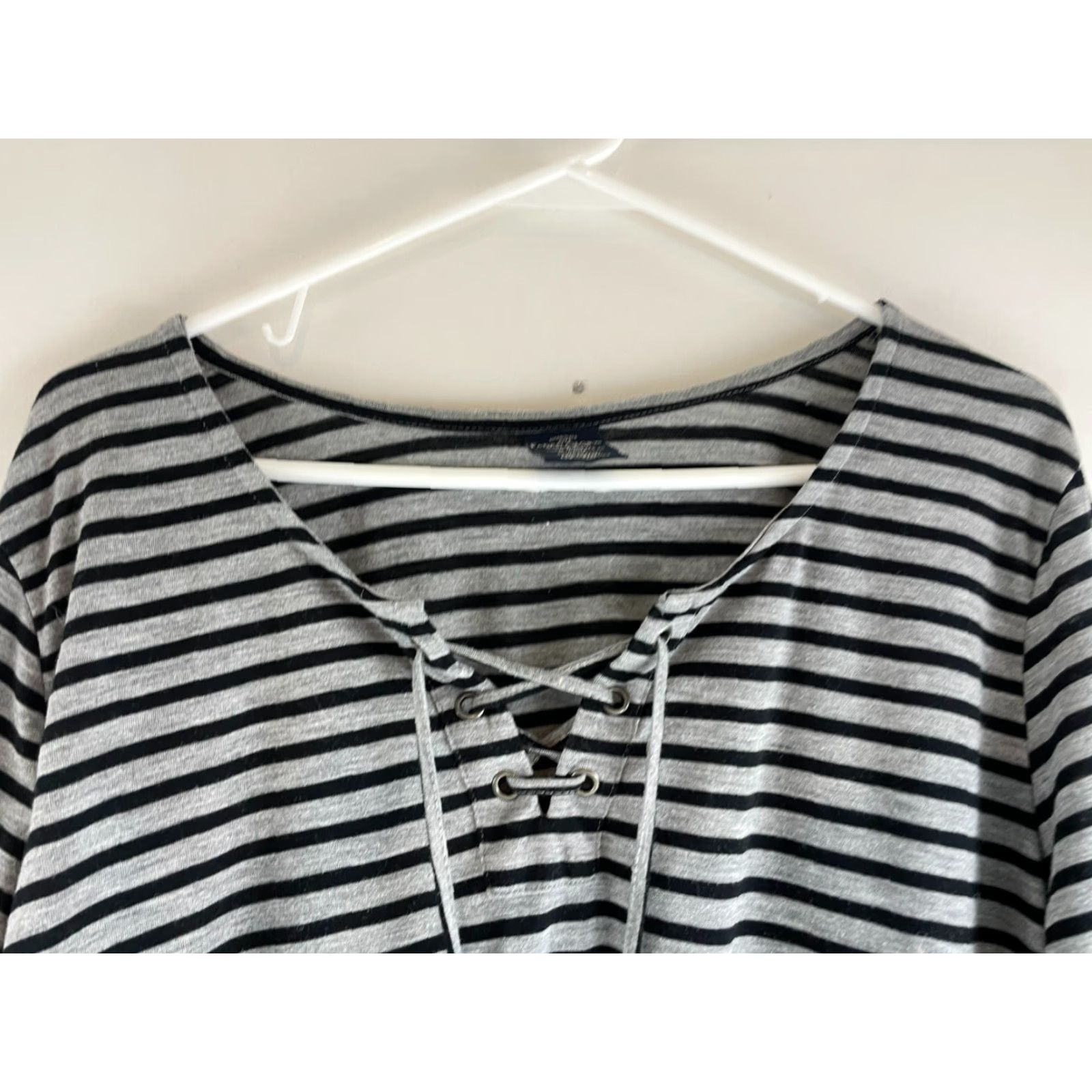 Faded Glory Faded Glory Shirt Women's 2X Black Gray Striped Lace Up Henley 3/4 Sleeve Size XXL / US 16-18 / IT 52-54 - 3 Thumbnail