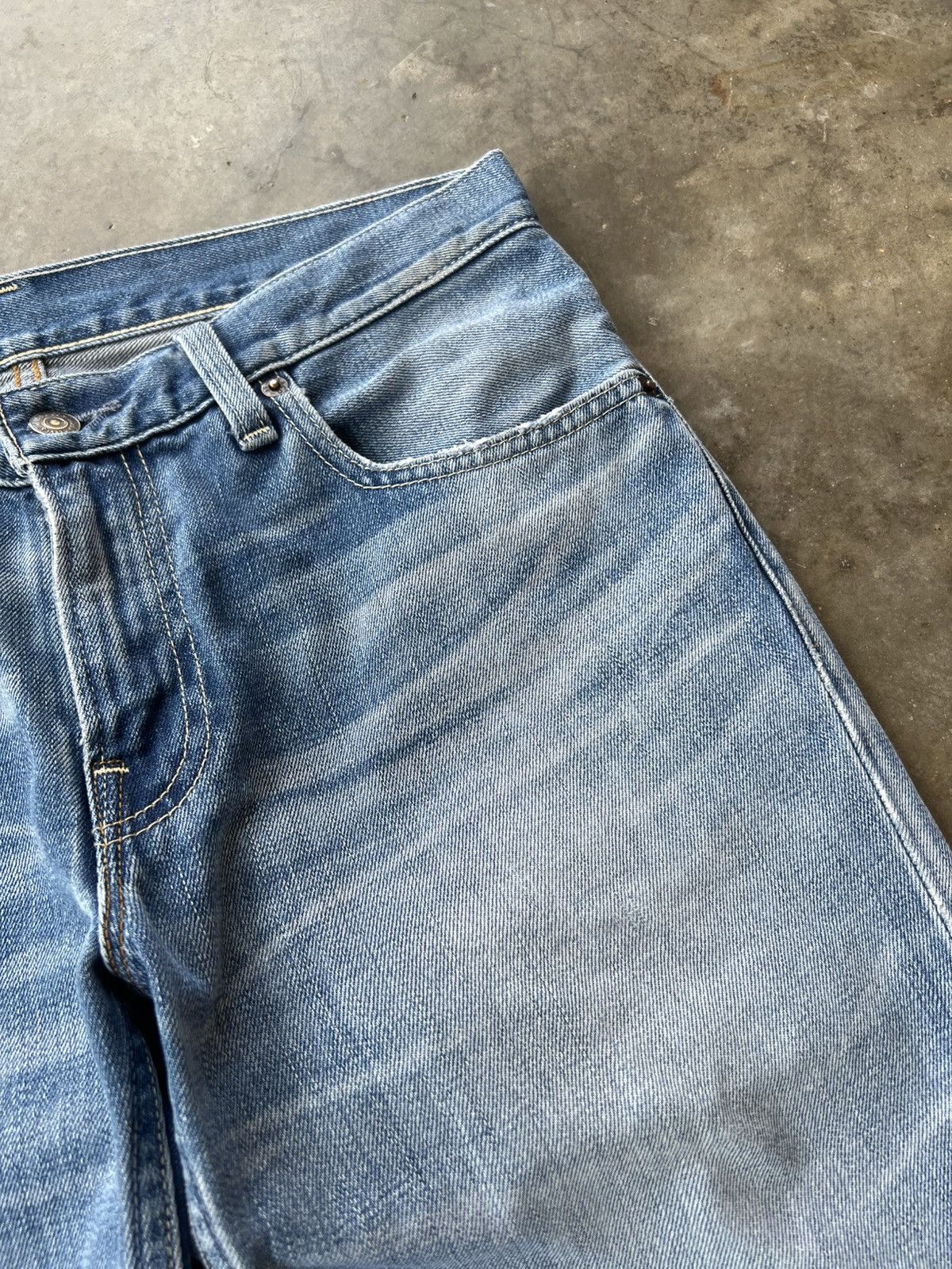 Levi's Vintage Levis 502 Blue Faded Distressed Jean Size US 31 - 8 Thumbnail