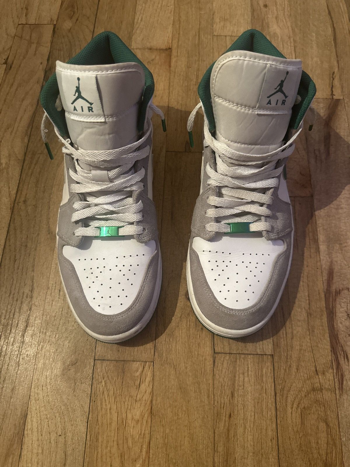 Jordan Brand Air Jordan 1 Mid SE 'Grey Pine Green' Size US 9 / EU 42 - 3 Thumbnail