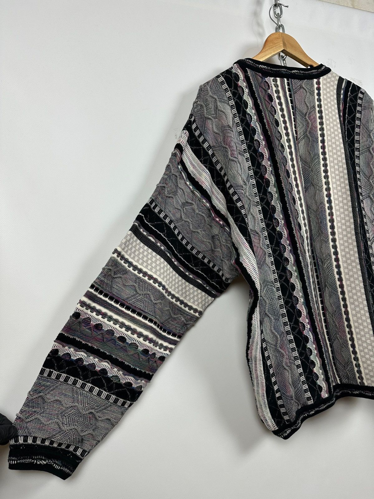 Tundra Canada Vintage Tundra Canada 3D Knit Coogi Style Sweater Size US XL / EU 56 / 4 - 17 Thumbnail