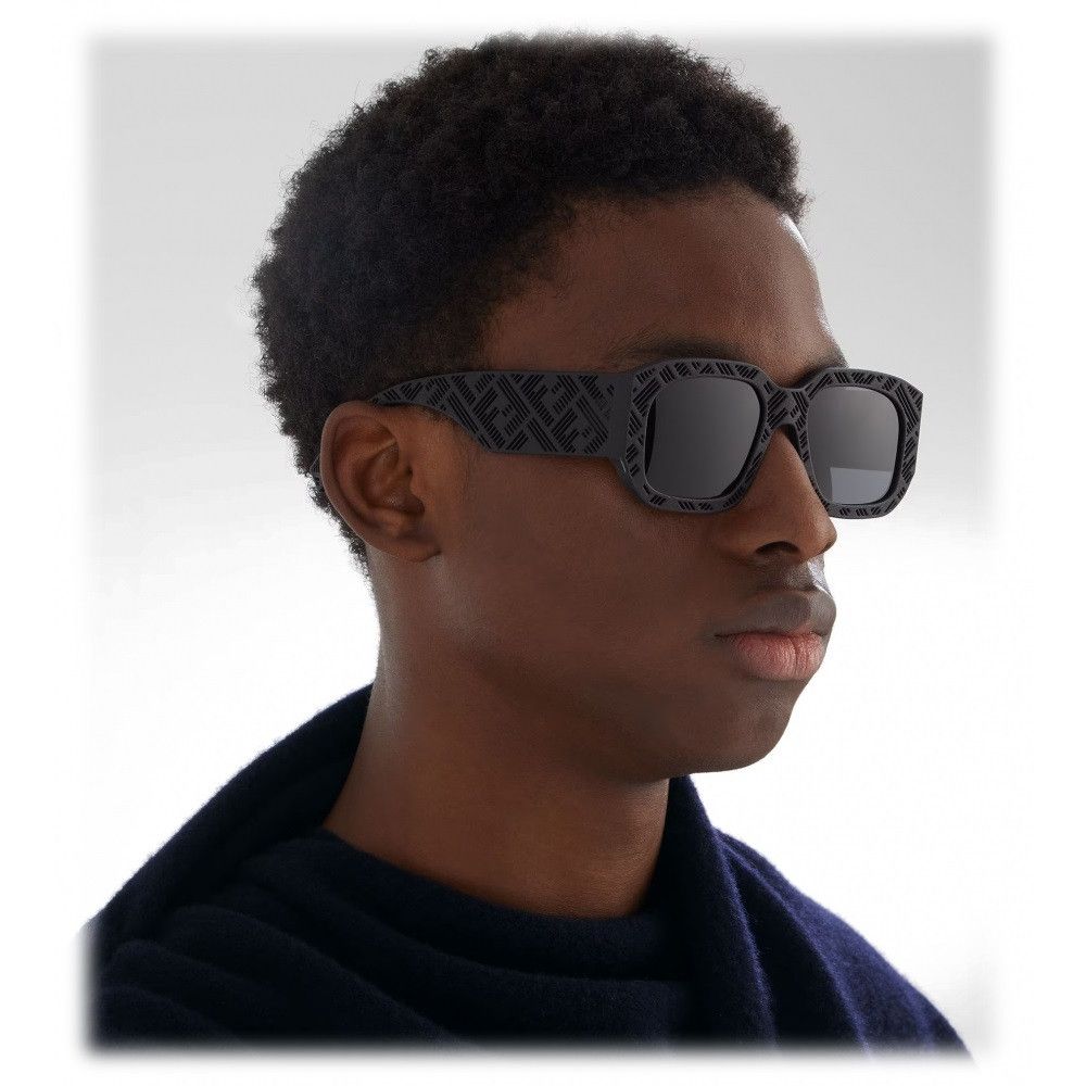 Fendi Fendi SHADOW Men Sunglasses Geometric Matte FE40113I 02A Size ONE SIZE - 11 Thumbnail