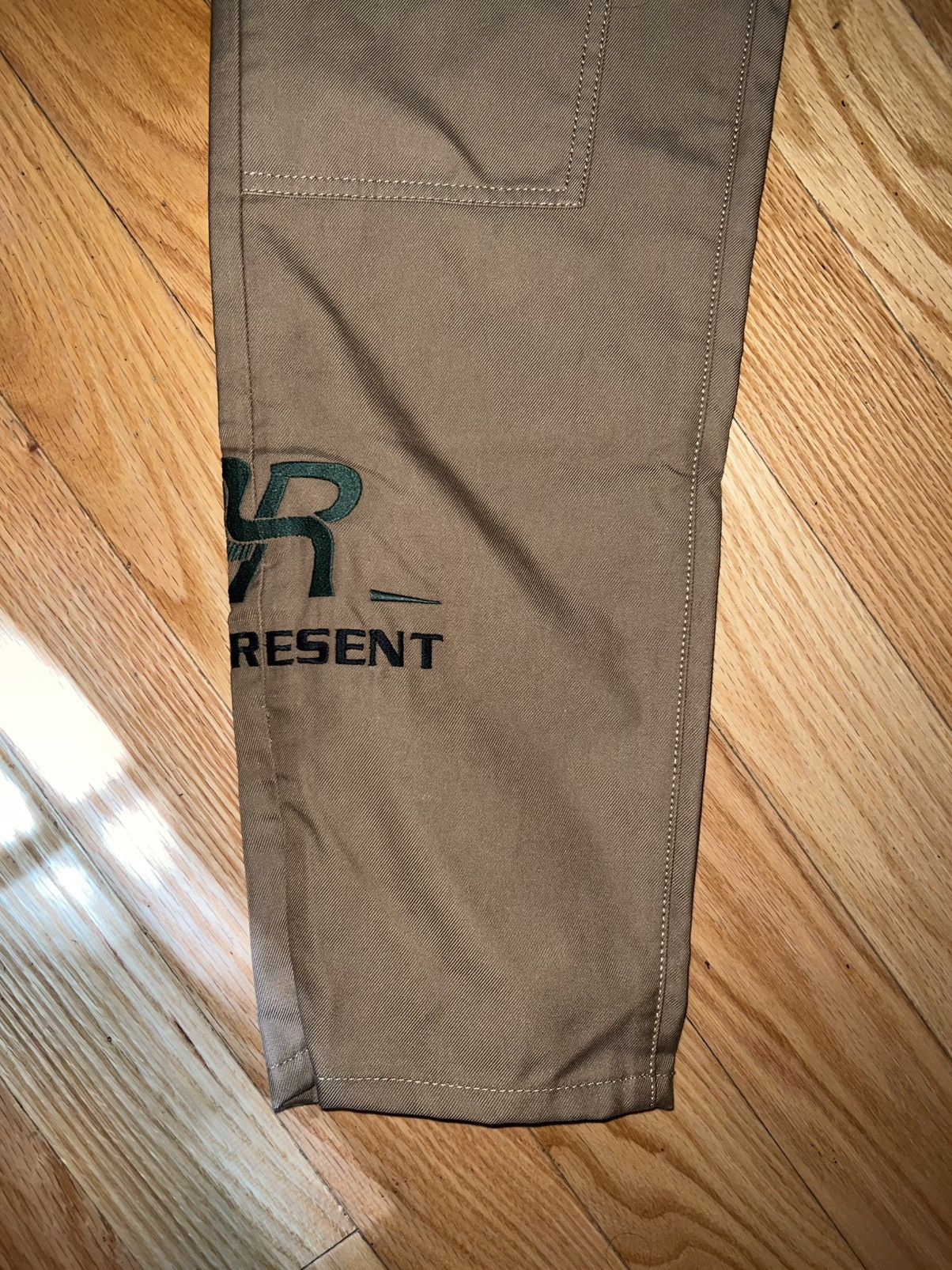 Represent Clo. SIZE XS REPRESENT TEAM SPIRIT CARPENTER PANT - TAN Size US 30 / EU 46 - 7 Thumbnail