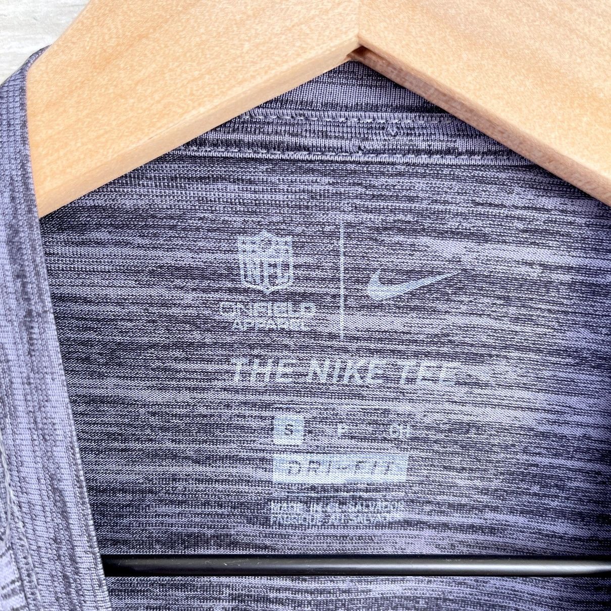 Nike Carolina Panthers Nike Tee Gray NFL Dri Fit Mens S Size US S / EU 44-46 / 1 - 6 Thumbnail