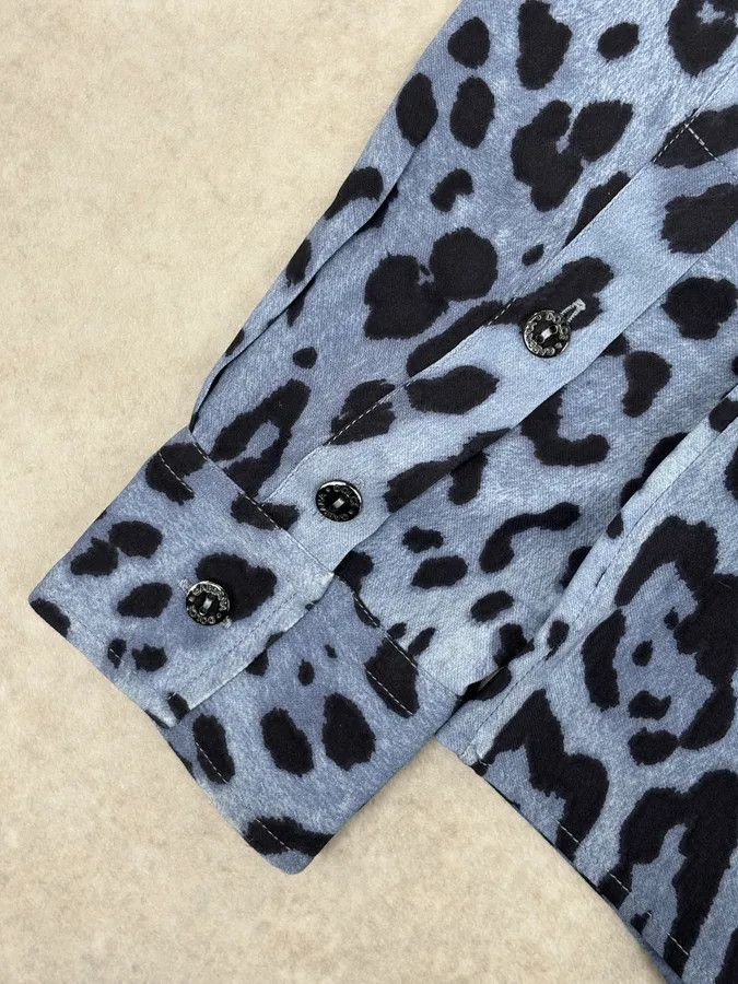 Dolce & Gabbana 2010s Dolce & Gabbana Blue Leopard Print Silk Shirt Size US S / EU 44-46 / 1 - 8 Thumbnail