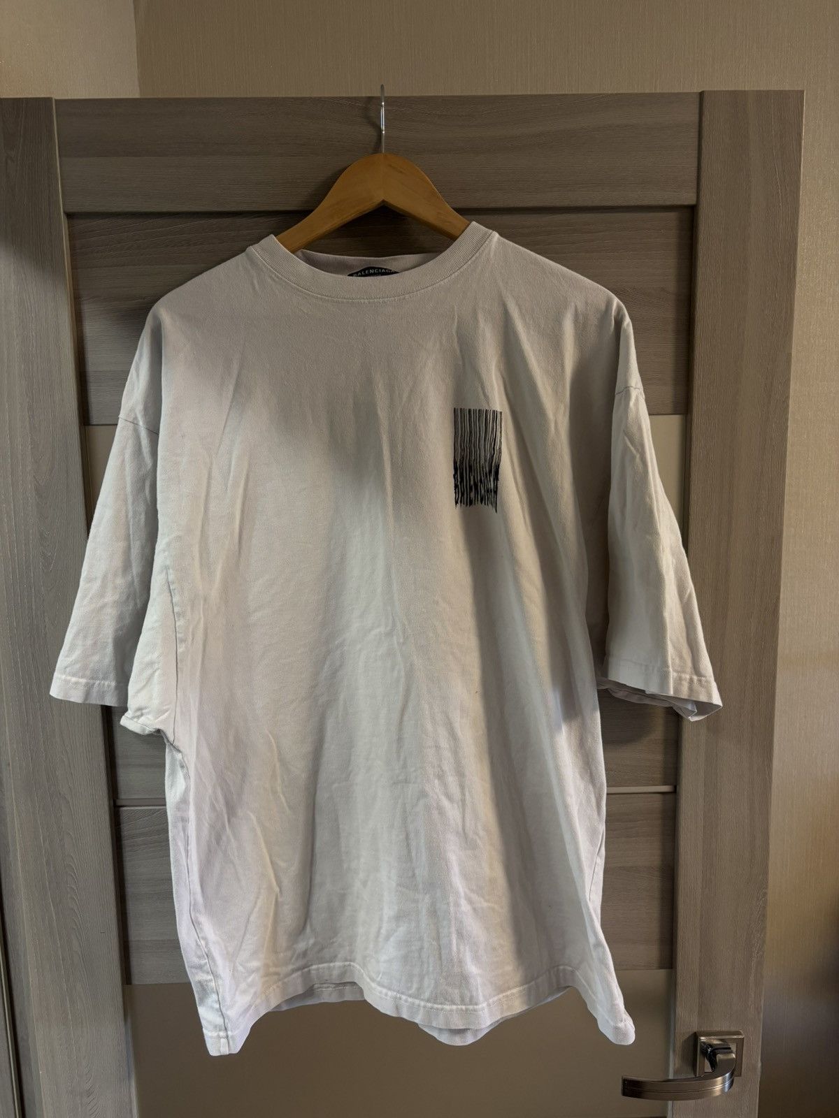 Balenciaga Balenciaga barcode t shirt Size US M / EU 48-50 / 2 - 1 Thumbnail