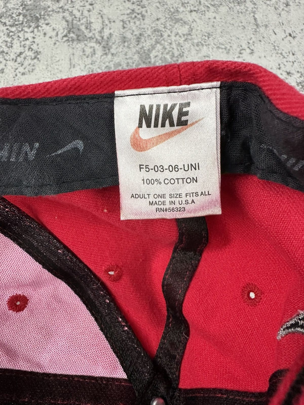 Nike Vintage Nike Metal Swoosh Strapback Red 00s Size ONE SIZE - 6 Thumbnail