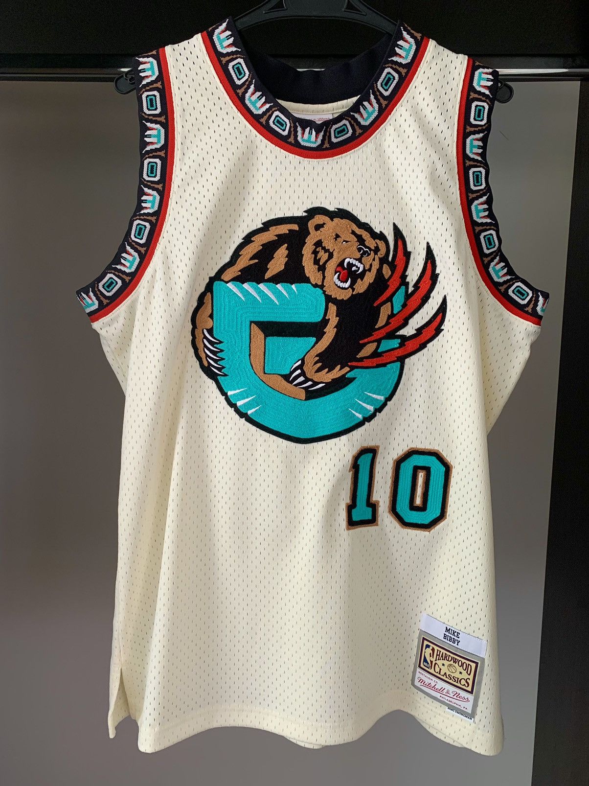 Mitchell & Ness Vancouver Grizzlies Mike Bibby Mitchell & Ness Jersey Size US L / EU 52-54 / 3 - 1 Thumbnail