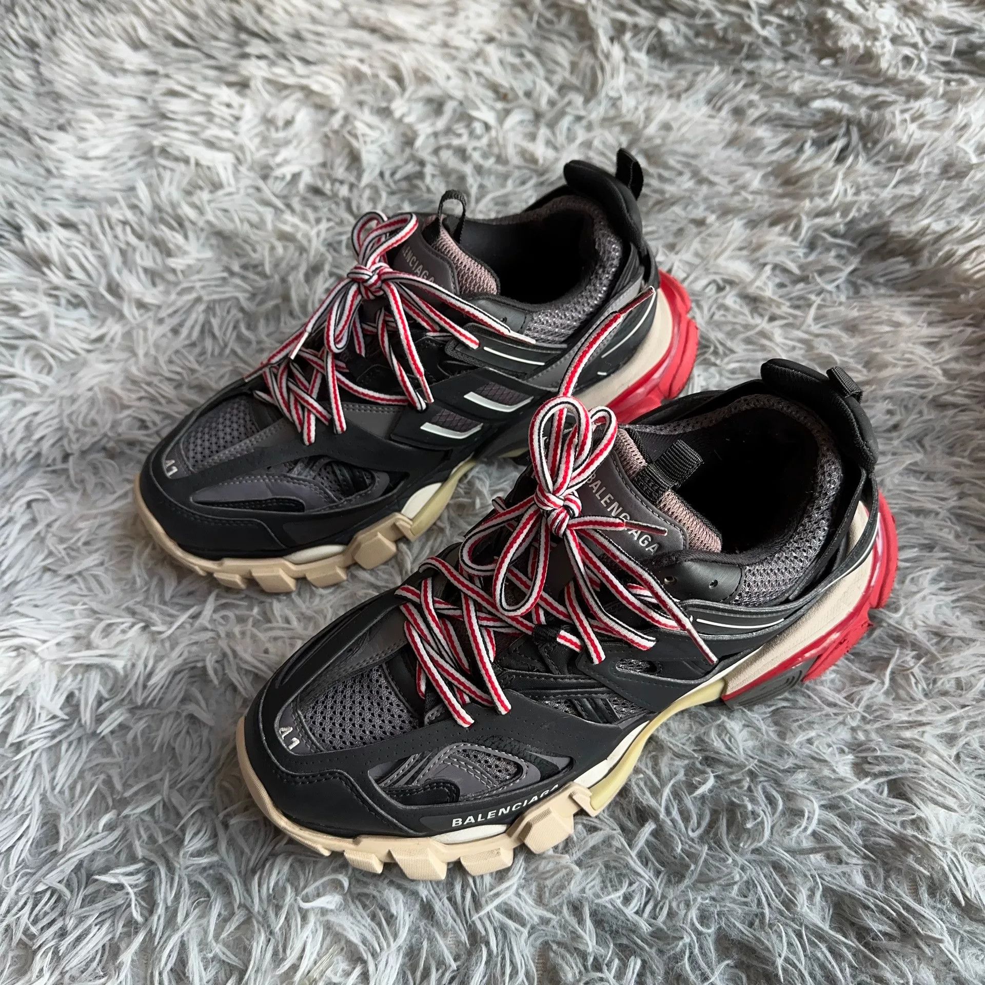 Balenciaga Balenciaga Black Lowtop Sneakers 41 Men Size US 8.5 / EU 41-42 - 1 Thumbnail