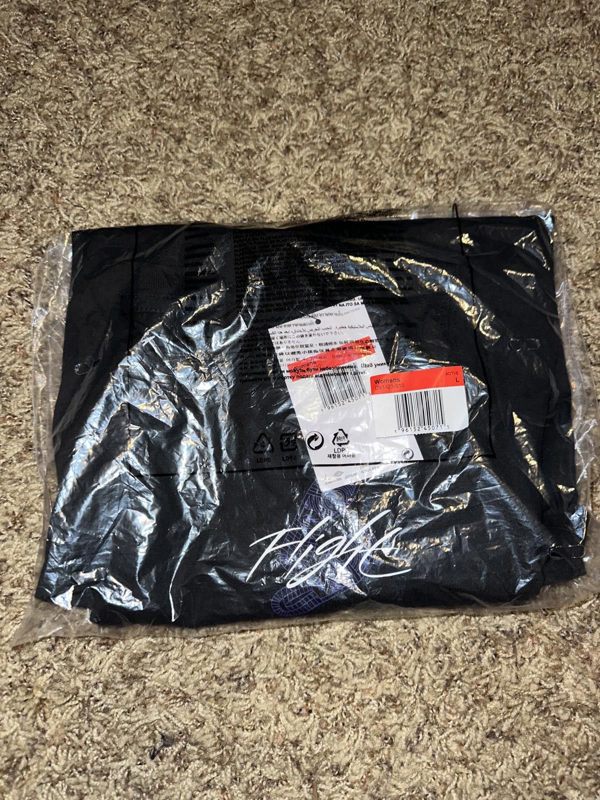 Jordan Brand Jordan Women’s Flight Sole Graphic Black Shirt Size L / US 10 / IT 46 - 10 Thumbnail