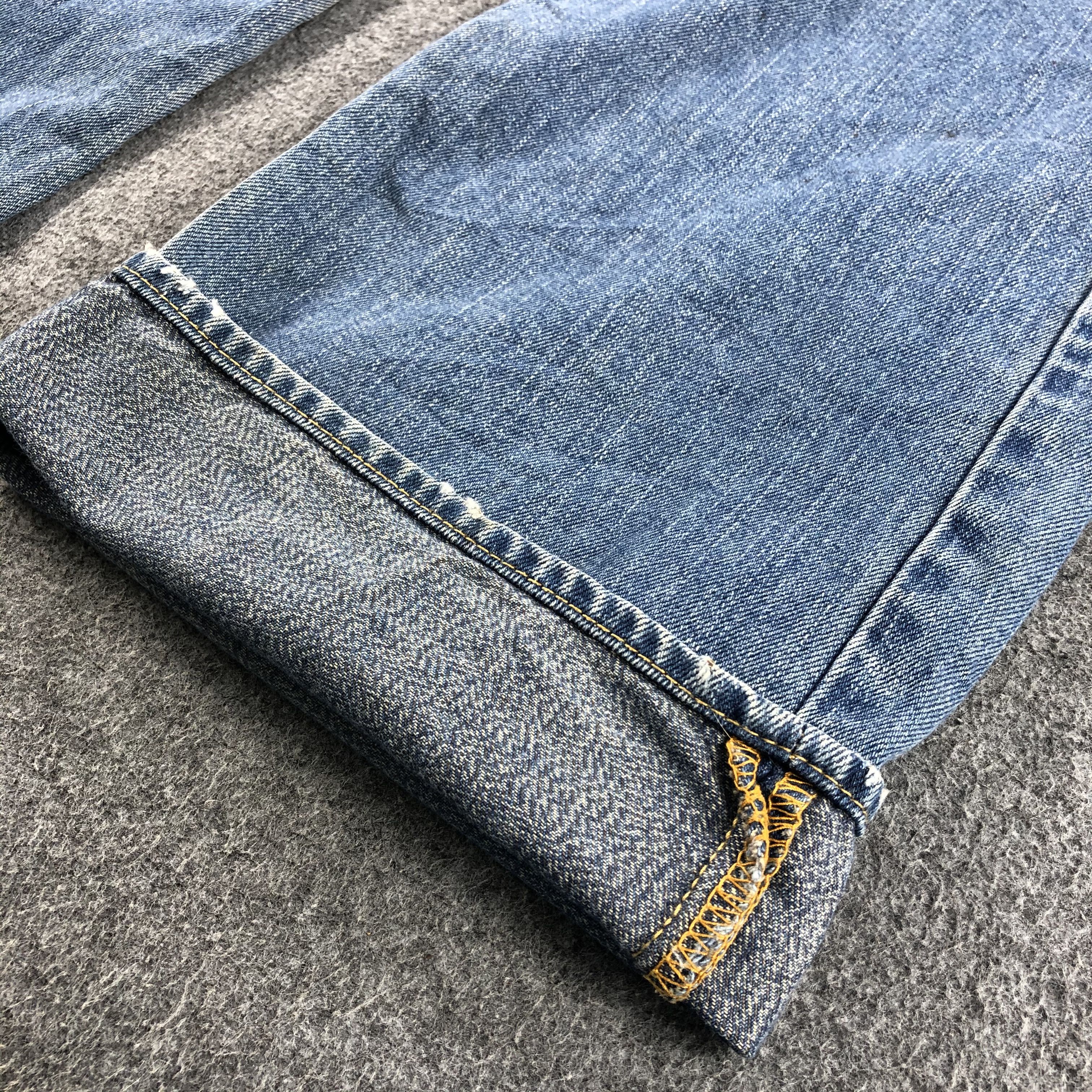 Levi's Vintage Levis 501 Denim Jeans-JM716 Size US 37 - 7 Thumbnail