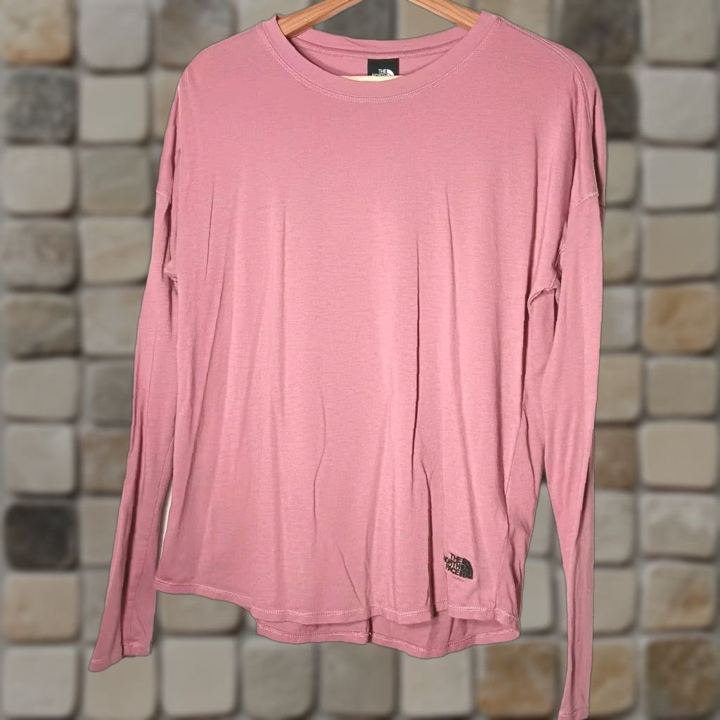 The North Face The North Face Women's Long Sleeve Base Layer Shirt M Mauve Rose Pink Activewear Hiking Skiing Camping Size M / US 6-8 / IT 42-44 - 1 Thumbnail