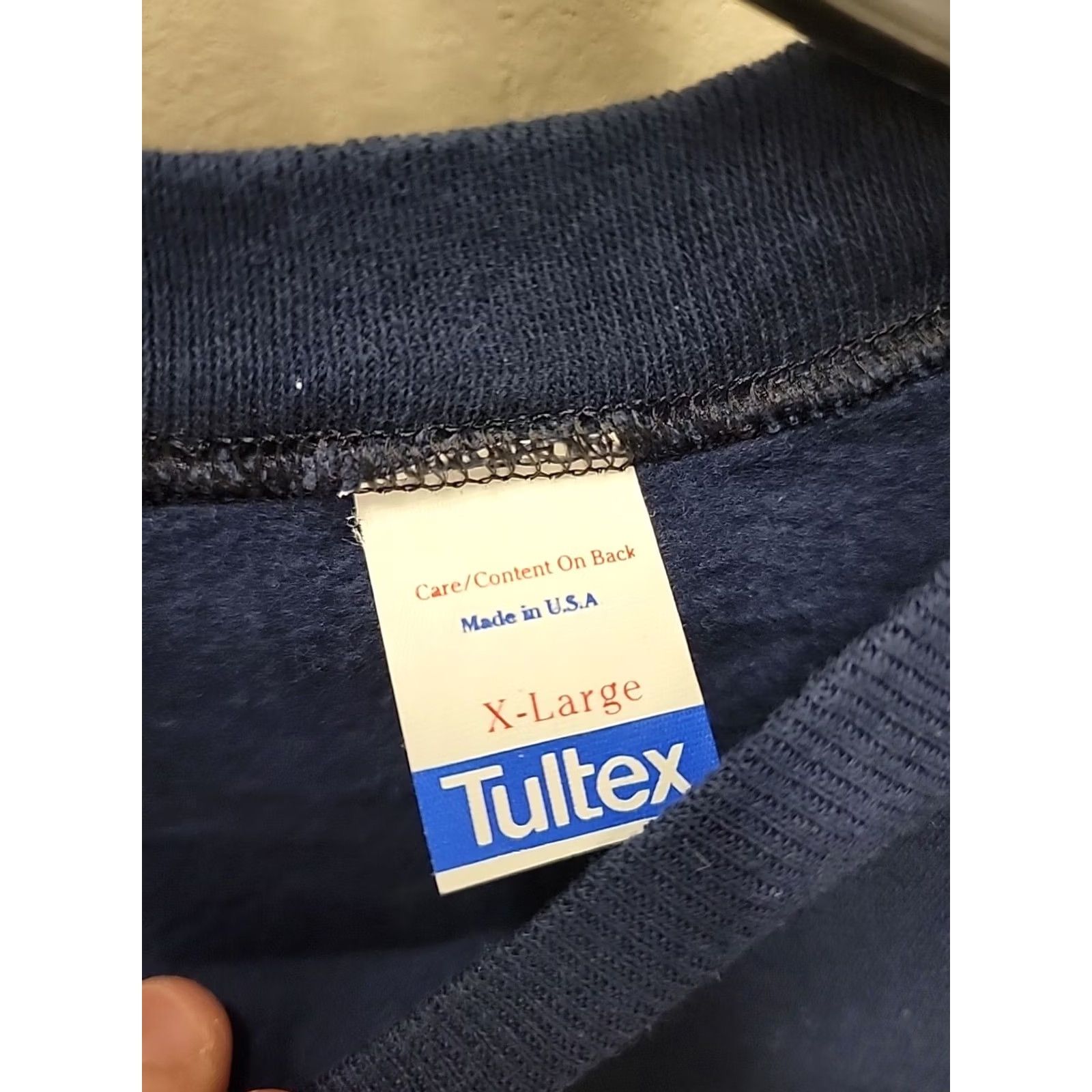 Tultex VINTAGE Tultex Notre Dame Fighting Irish Crewneck Sweatshirt XL Navy Graphic Print Mens Sweatshirt Size US XL / EU 56 / 4 - 3 Thumbnail