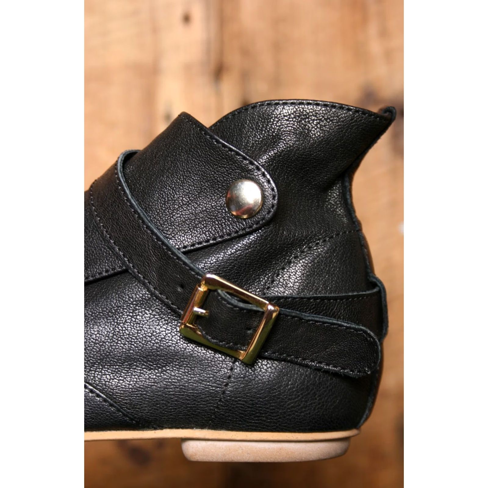 House of Harlow VINTAGE House of Harlow 1960 Holli Black Leather Bootie Women US 9 EUR 39.5 Flat Ankle Bootie Pull Snap Costume, Boots, Shoes Size US 9 / IT 39 - 7 Thumbnail