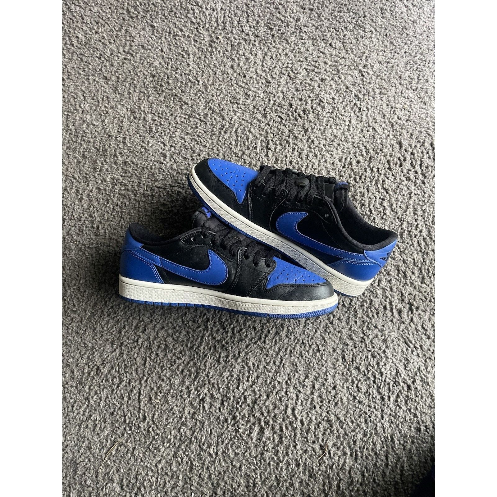 Jordan Brand Size 8- Nike Air Jordan 1 Retro Low OG Royal Blue Black 2015 Size US 8 / EU 41 - 3 Thumbnail