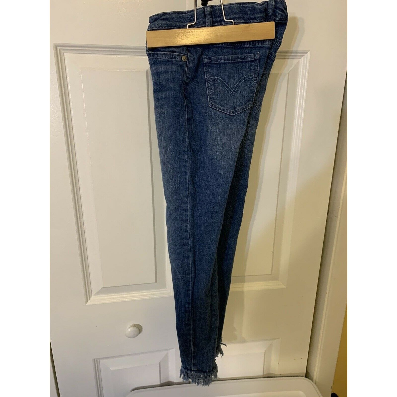 Levi's Levis 710 Super Skinny Jean Size 10 Medium Wash Denim Size 32" / US 10 / IT 46 - 6 Thumbnail