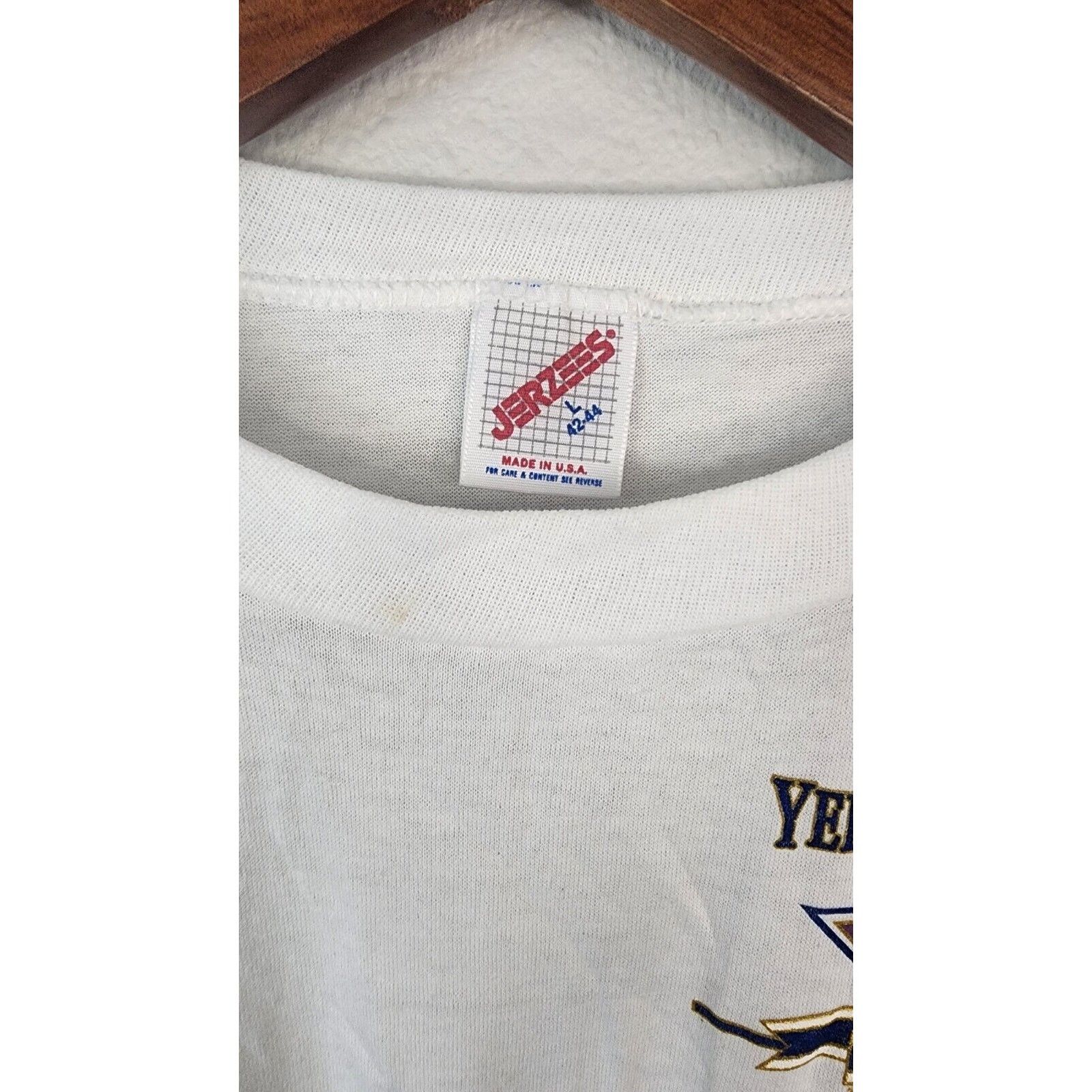 Jerzees Vintage Yellowstone Shirt National Park White L Pocket Tee Size US L / EU 52-54 / 3 - 4 Thumbnail