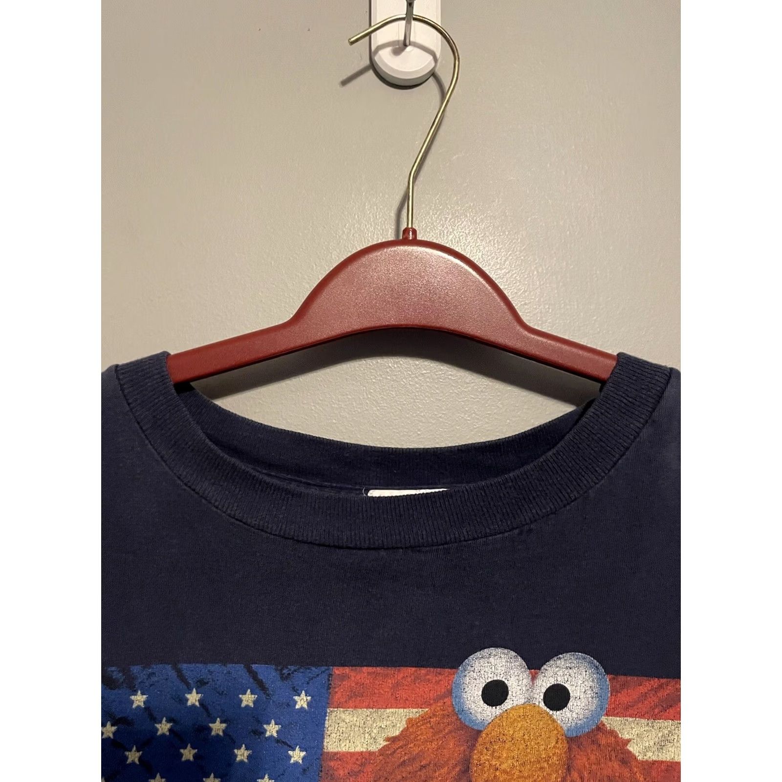 Delta VINTAGE 90s Elmo Shadow Print Shirt XL Sesame Street Delta Men's Short Sleeve Crew Neck Cotton T-Shirt 1990s Graphic Print Size US XL / EU 56 / 4 - 4 Thumbnail