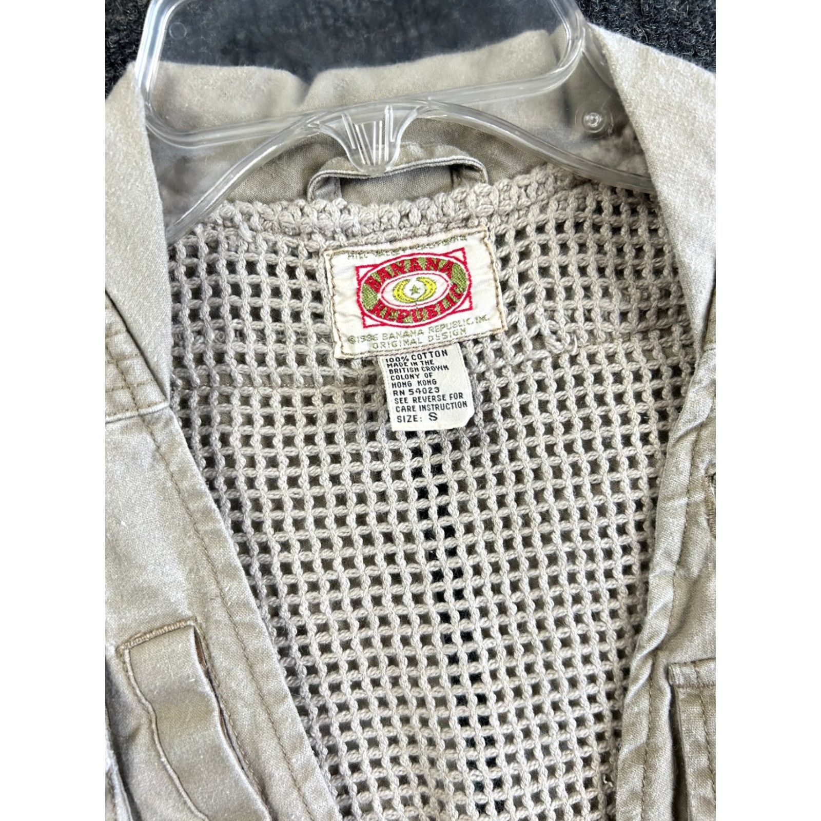 Banana Republic VINTAGE Banana Republic Safari Vest S Men Utility Vest Beige Cotton Canvas Windproof Pockets Outdoor Travel 1986 Safari Nature Fish 1980s Mens Size US S / EU 44-46 / 1 - 3 Thumbnail
