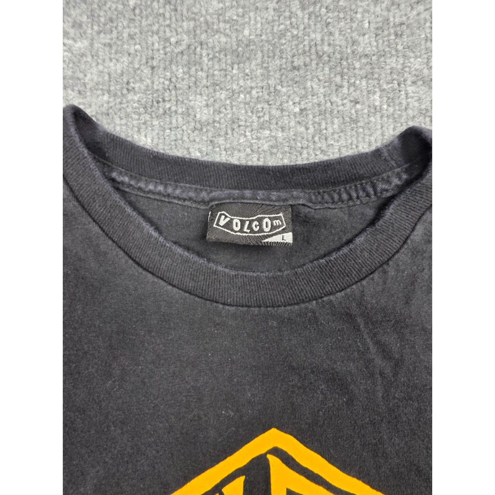 Volcom VINTAGE Volcom T-Shirt Mens Large Black Graphic Print Skater Y2K Grunge Short Sleeve Crew Neck Logo Cotton Shirt Mens Black VINTAGE Size US L / EU 52-54 / 3 - 7 Thumbnail