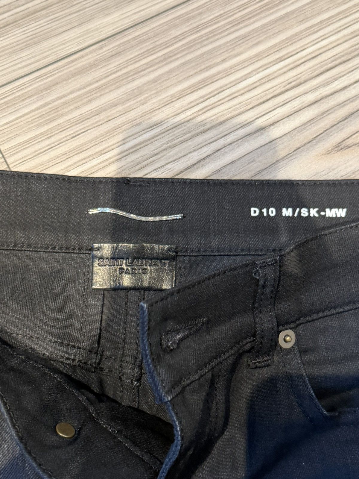Saint Laurent Paris Saint Laurent Hedi 2016 D10 waxed jeans Size US 31 - 4 Thumbnail