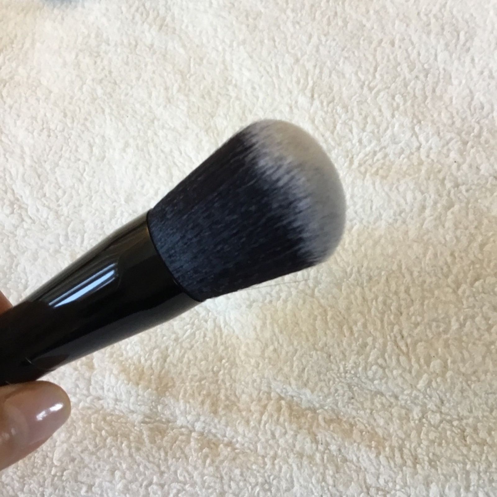 Marc Jacobs Marc Jacobs Black The Face I Liquid Foundation Brush. Size ONE SIZE - 9 Thumbnail