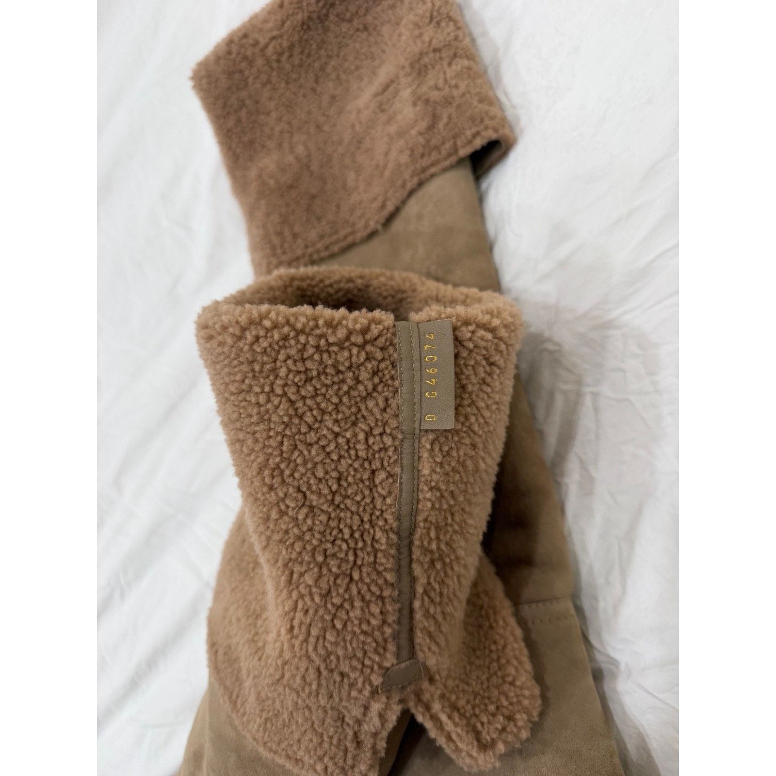 Chanel Chanel 24K Runway Beige Suede Shearling Thigh High Boots 37 Size US 6 / IT 36 - 19 Thumbnail