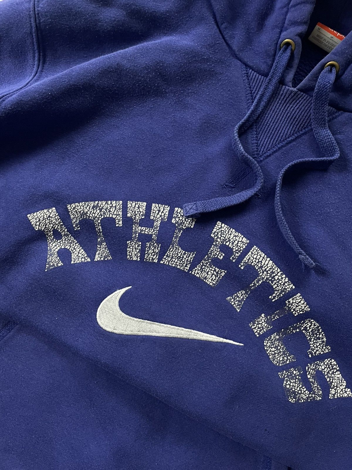 Nike × Vintage 👾 NIKE ATHLETICS SPELLOUT BIG SWOOSH HOODIE Y2K 90’S Size US M / EU 48-50 / 2 - 2 Thumbnail