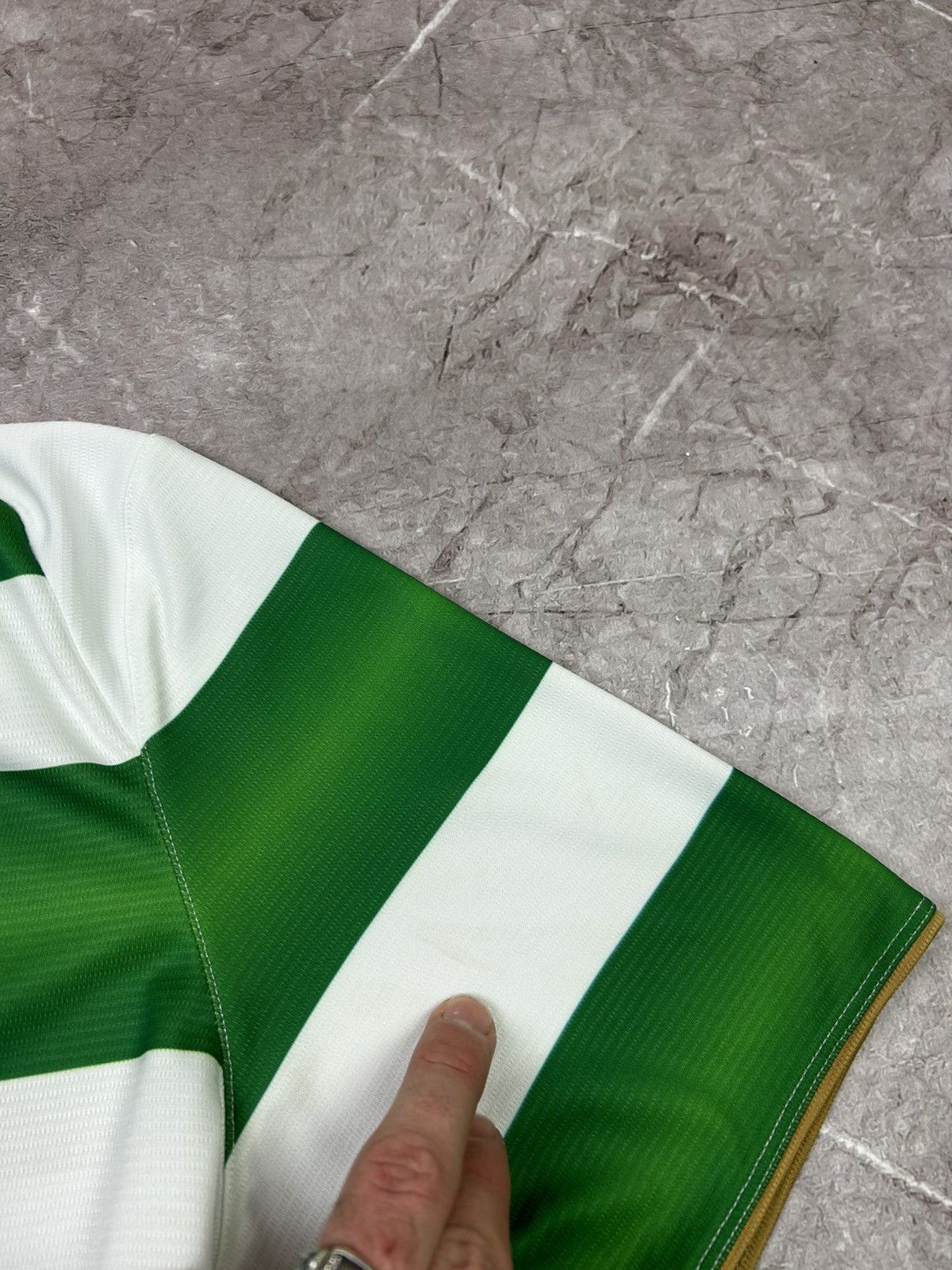 New Balance New Balance Celtic Football Jersey 2016 2017 soccer shirt Size US M / EU 48-50 / 2 - 9 Thumbnail