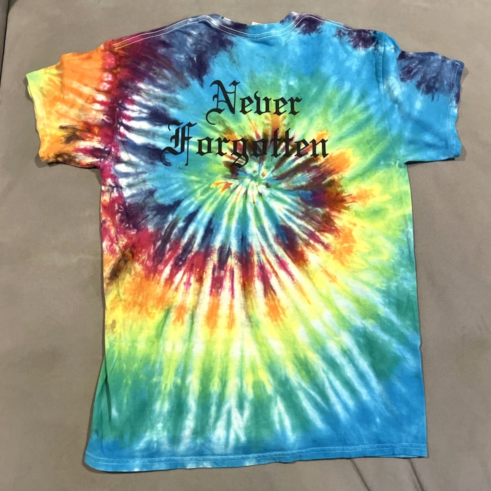 Gildan VINTAGE JERRY GARCIA Tie Dye T Shirt Hand Print Never Forgotten AWESOME M Mens Size US M / EU 48-50 / 2 - 4 Thumbnail