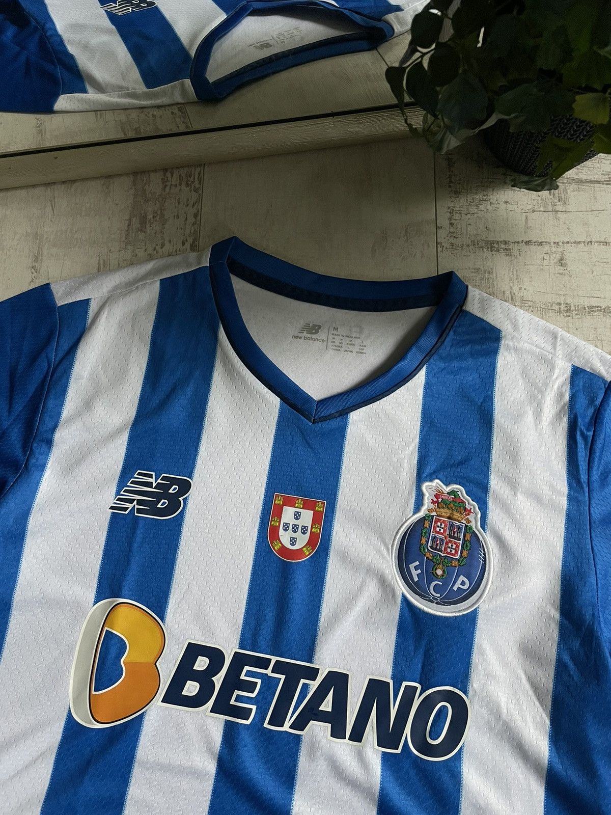 New Balance New Balance FC Porto 2022/2023 Home Football Shirt Jersey Size US M / EU 48-50 / 2 - 3 Thumbnail
