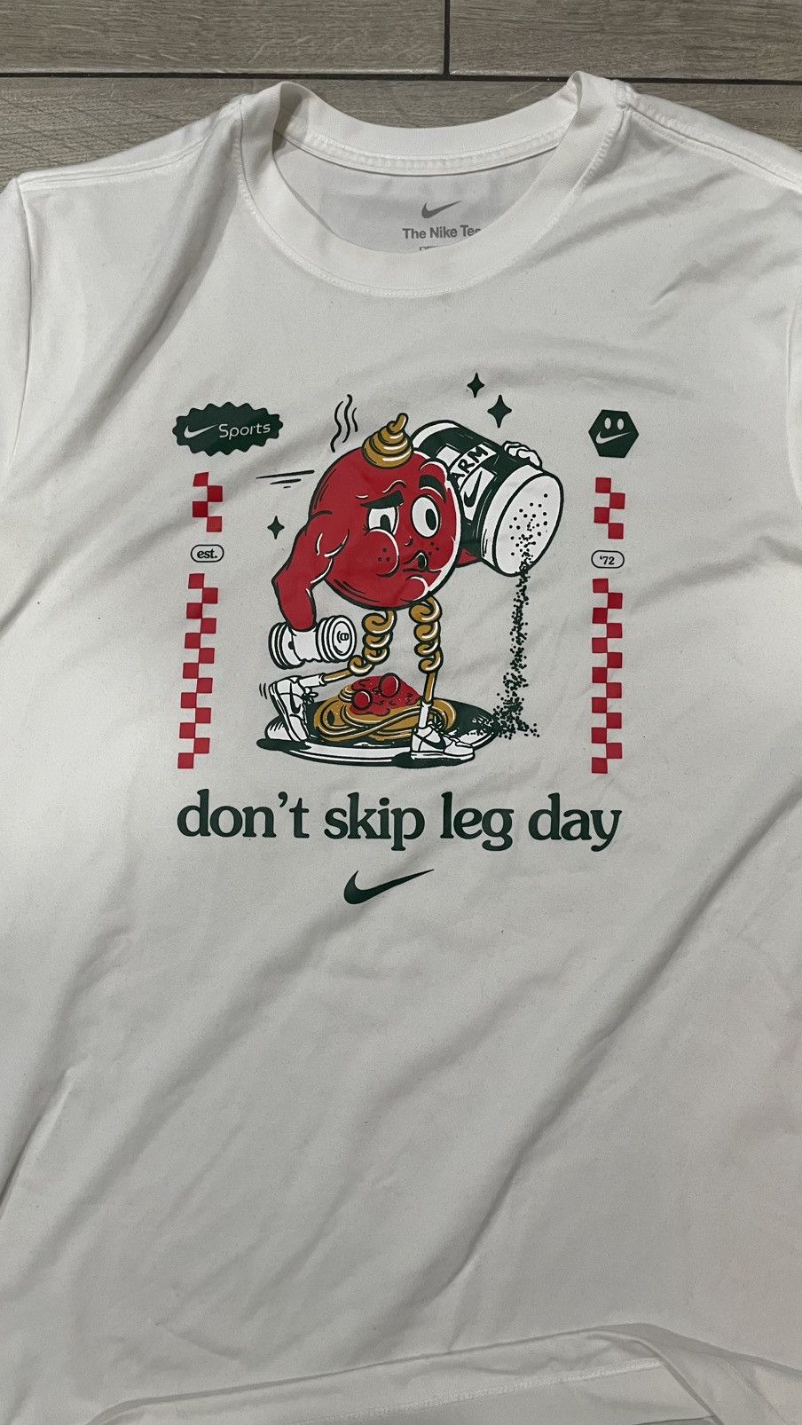Nike Nike DriFit - don’t skip leg day size medium Size US M / EU 48-50 / 2 - 1 Thumbnail