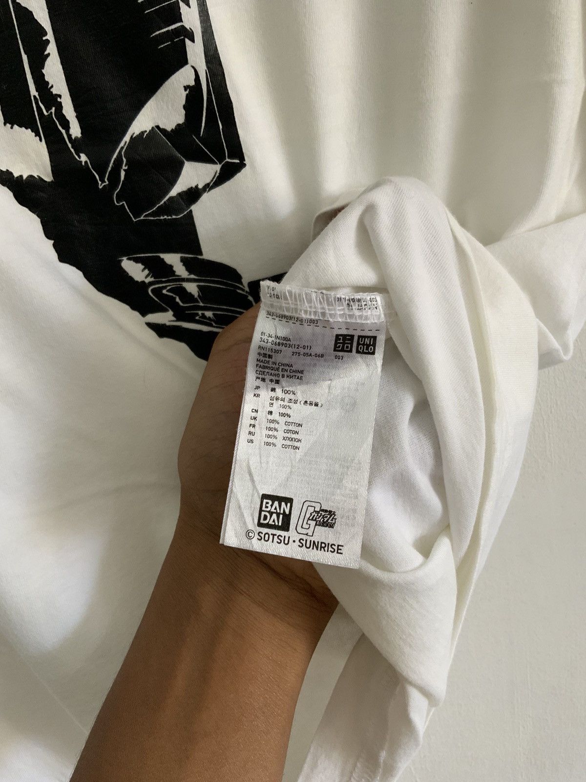 Uniqlo Uniqlo Gundam Illustrations Tee Size US S / EU 44-46 / 1 - 9 Thumbnail