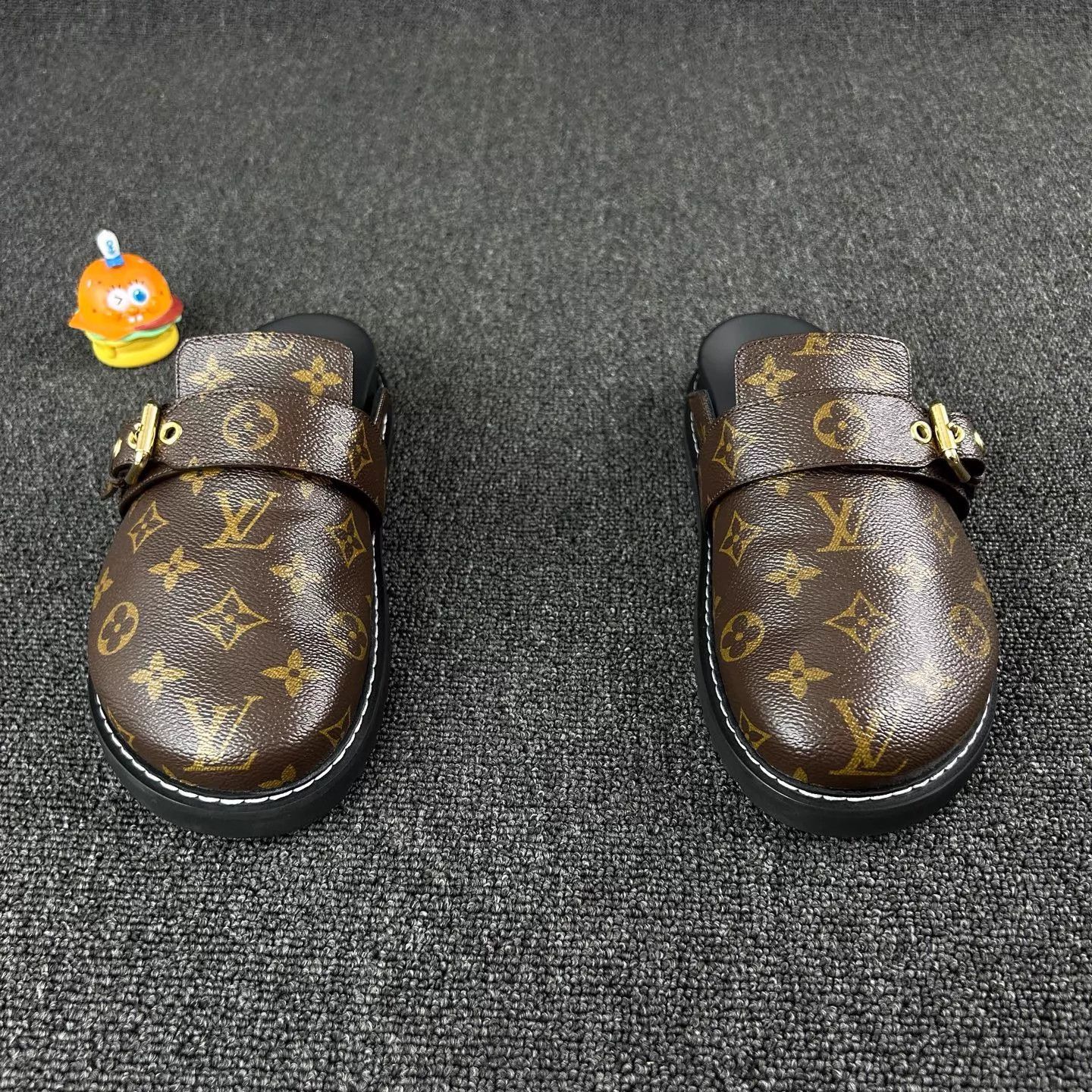 Louis Vuitton LOUIS VUITTON Monogram Slippers 39 Size US 8.5 / IT 38.5 - 2 Thumbnail