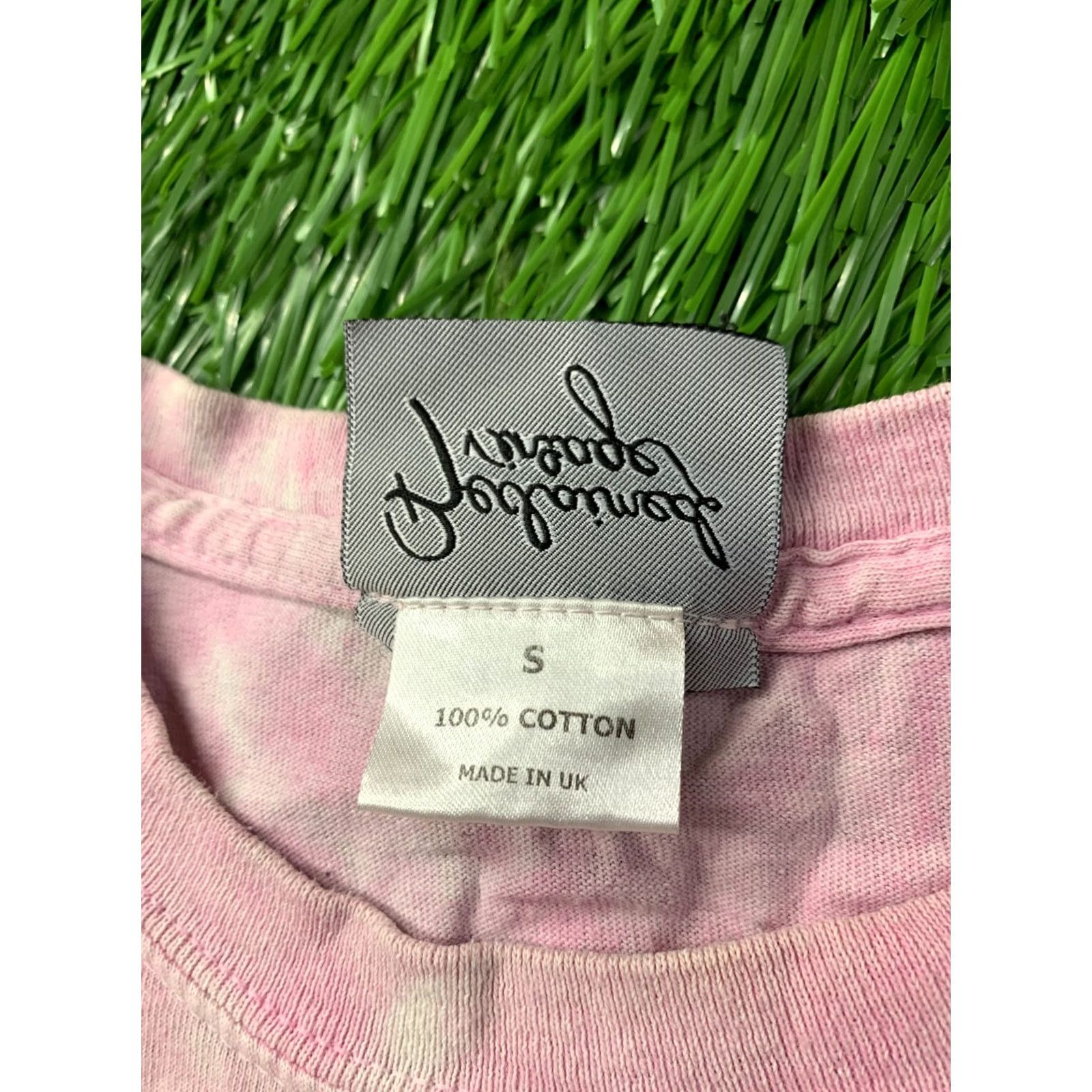 Vintage Nike The Rolling Stones Tour 1975 2017 Men Shirt Jersey Tee Official Product Size S Pink White Tee Shirt Mens Size US S / EU 44-46 / 1 - 7 Thumbnail