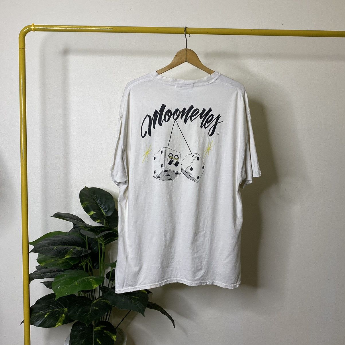 Japanese Brand × Vintage Vintage Y2K Mooneyes Dice Stussy Style T Shirt Size US XL / EU 56 / 4 - 1 Thumbnail