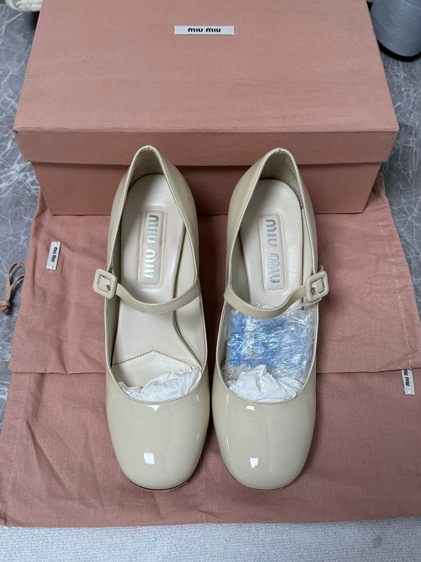 Miu Miu MiuMiu Mary Jane Heels Ivory 38.5 6cm Size US 8 / IT 38 - 2 Thumbnail
