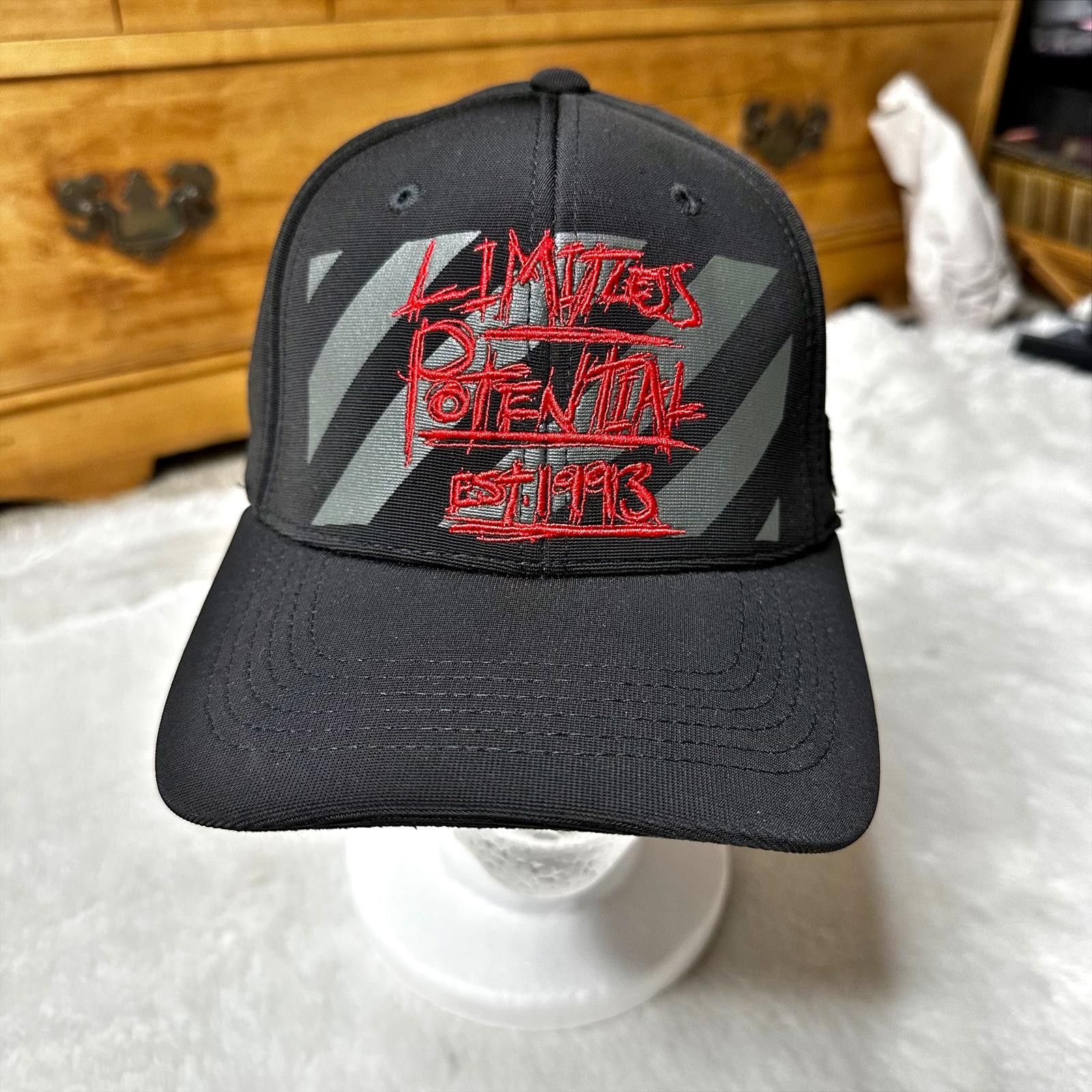 UFC NWT UFC Limited Potential Urban Flex Fit Hat Unisex S/M Size ONE SIZE - 2 Thumbnail