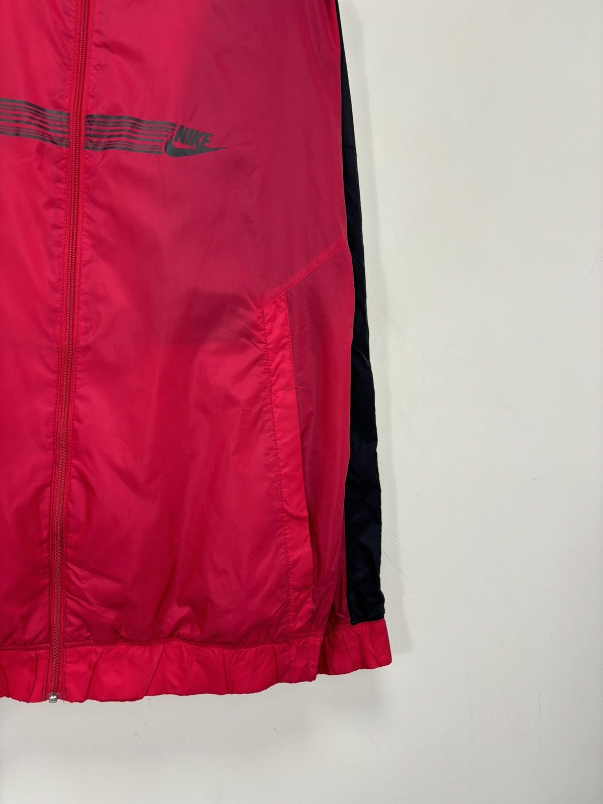 Nike Vintage Nike Y2K Retro Burgundy Full Zip Nylon Track Jacket Size US L / EU 52-54 / 3 - 8 Thumbnail