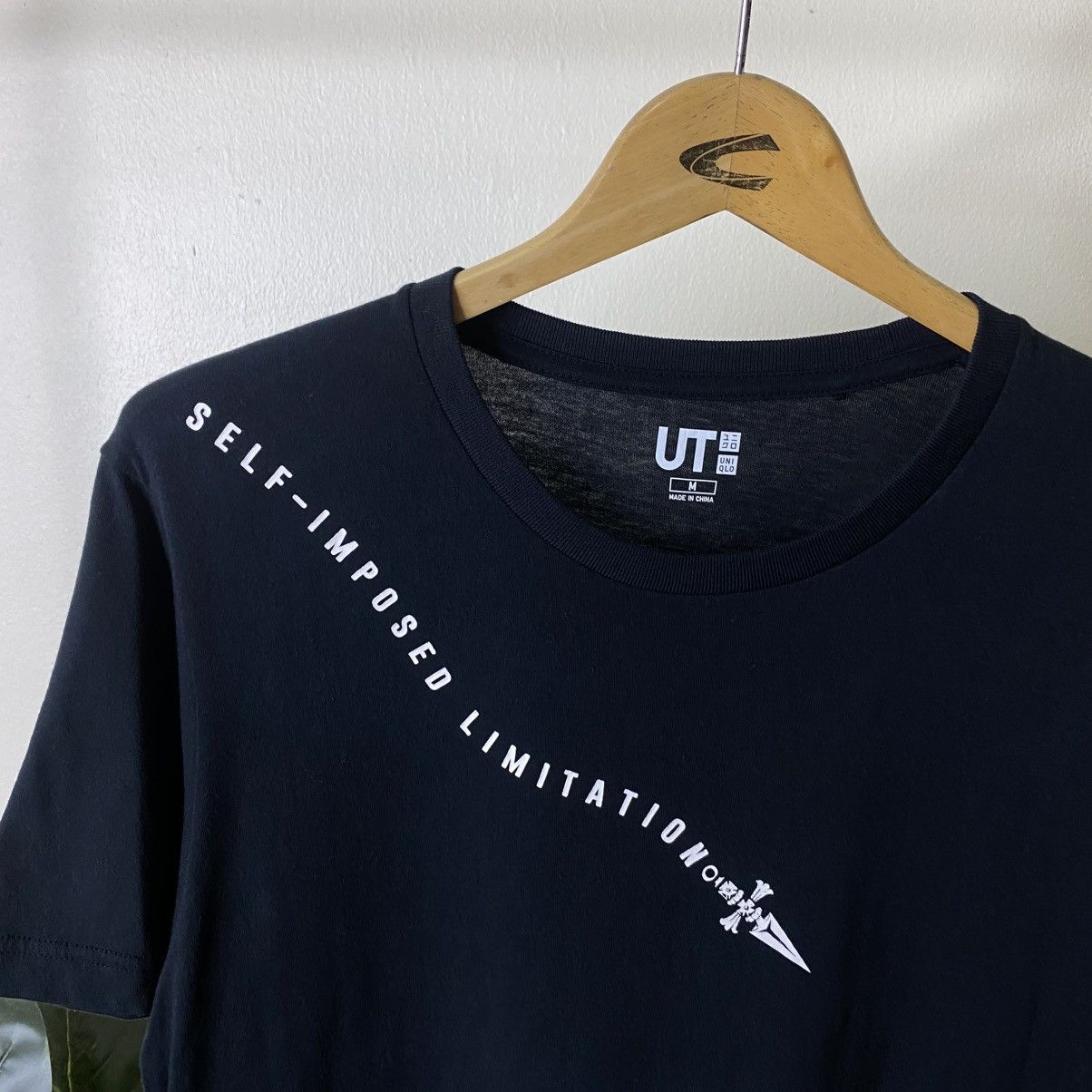 Uniqlo Uniqlo UT Hunter x Hunter Kurapika Manga Series Tee Size US M / EU 48-50 / 2 - 7 Thumbnail