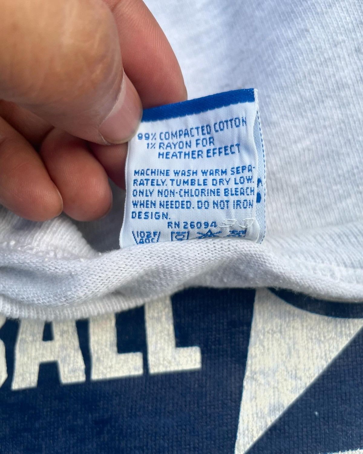 Champion Vintage Champion Usa Tshirt Size US XL / EU 56 / 4 - 15 Thumbnail