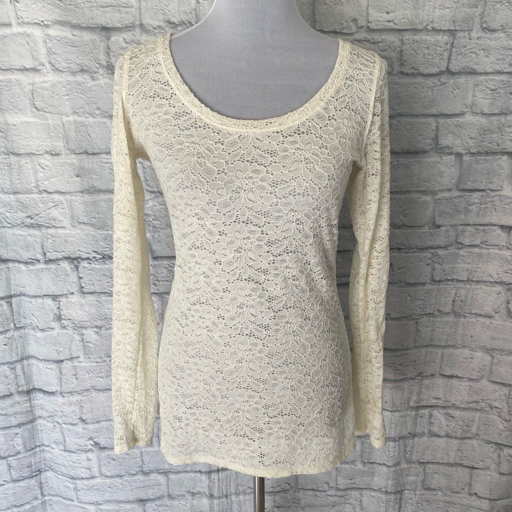 Express Express women S scoopneck long sleeve lace fitted blouse bla Size S / US 4 / IT 40 - 1 Thumbnail