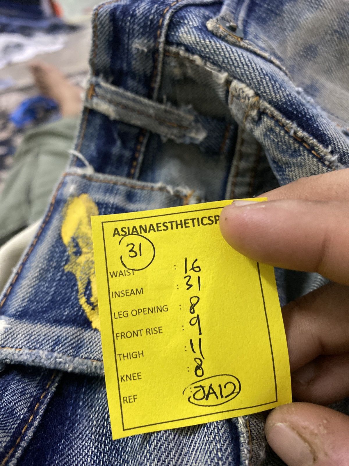 If Six Was Nine Vintage Meple Straight Leg Distressed Worn Look Classic Fade Size US 31 - 15 Thumbnail