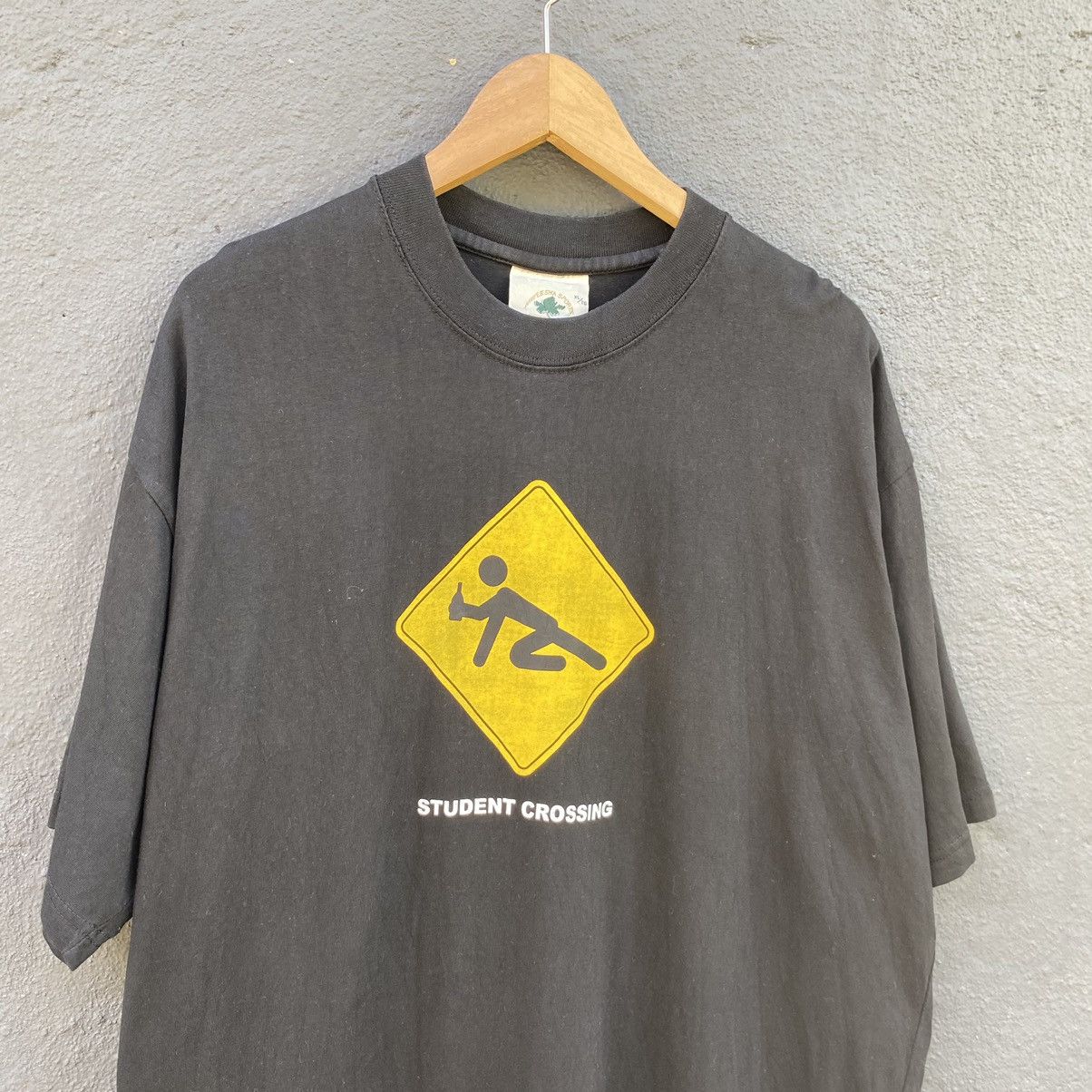 Vintage Vintage 90s Student Crossing Oversized ERD GRUNGE TEE Size US XL / EU 56 / 4 - 2 Thumbnail