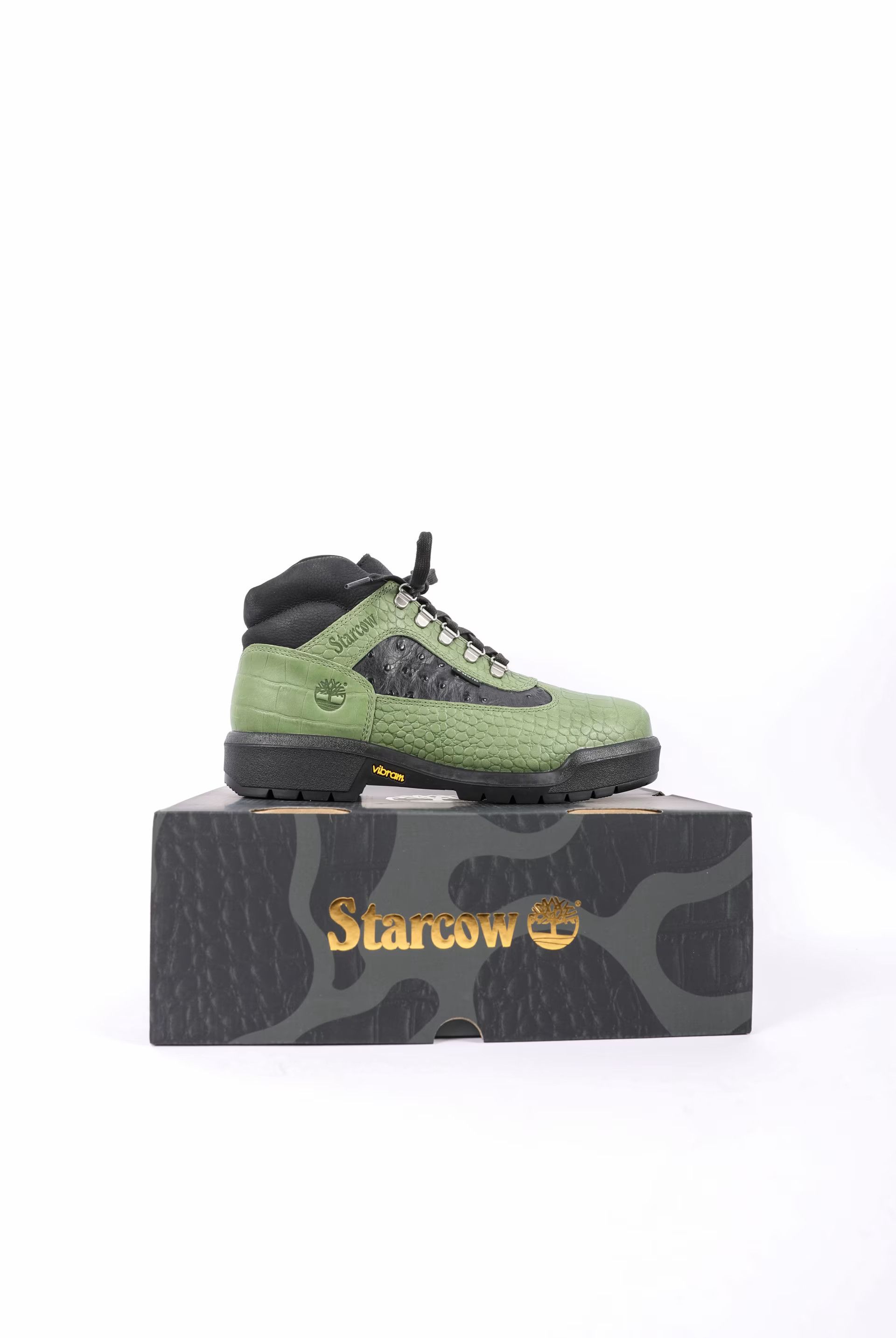 Timberland Starcow Timberland Field Boot Mid Lace Up Gore-Tex Size US 12 / EU 45 - 1 Thumbnail