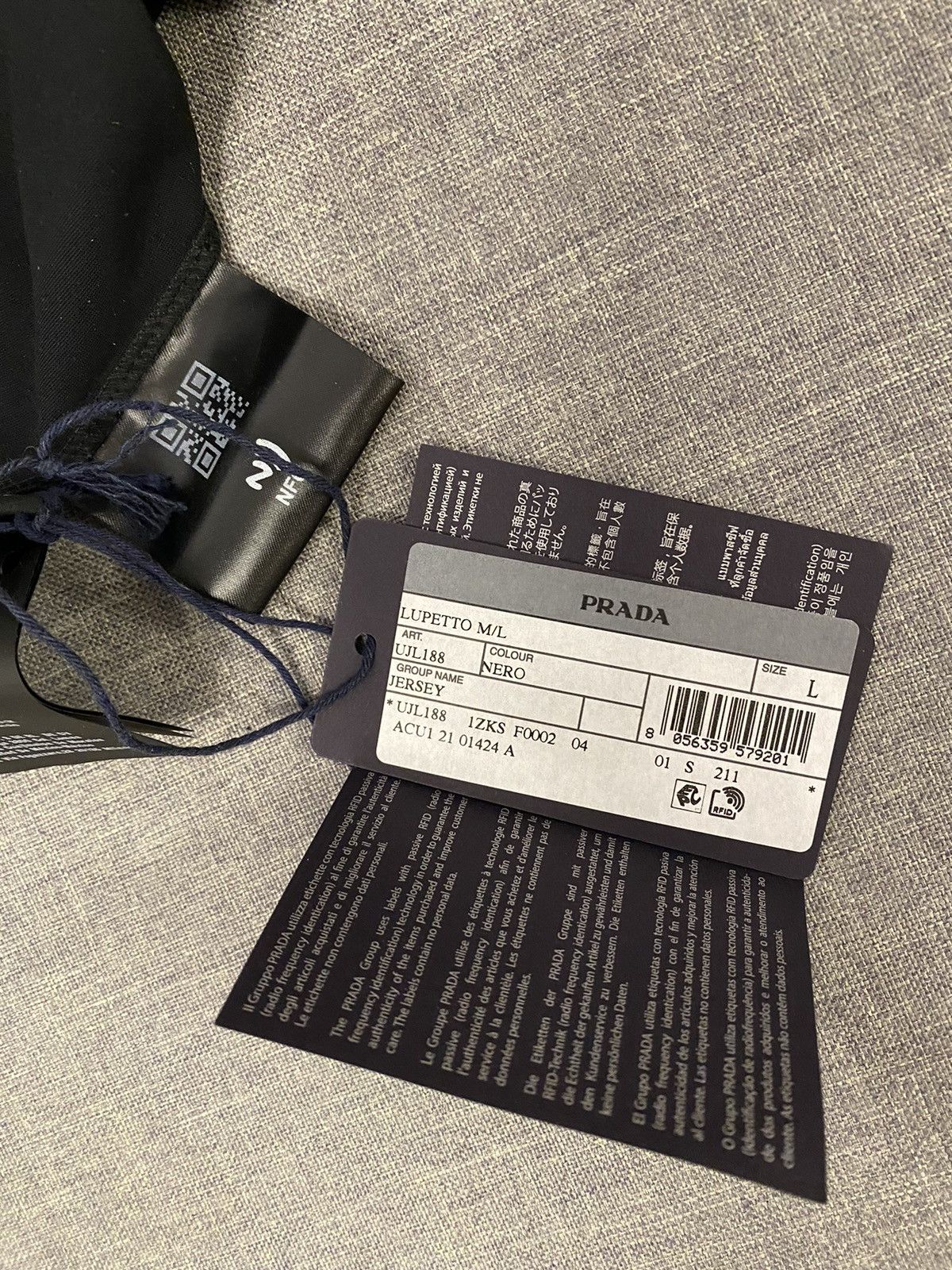 Prada Prada black technical nylon logo turtleneck jersey L Size US L / EU 52-54 / 3 - 12 Thumbnail