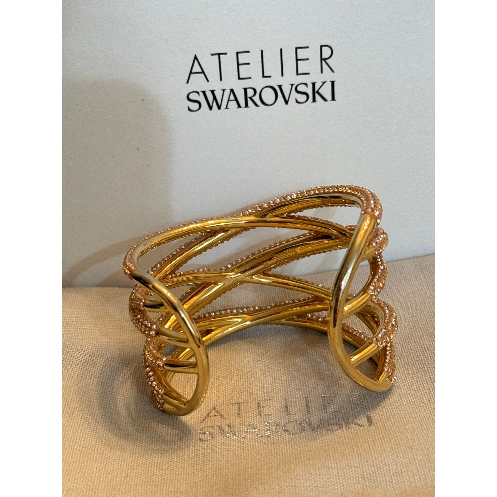 Swarovski Swarovski Atelier Tigris cuff Pink, Gold-tone plated Size ONE SIZE - 4 Thumbnail