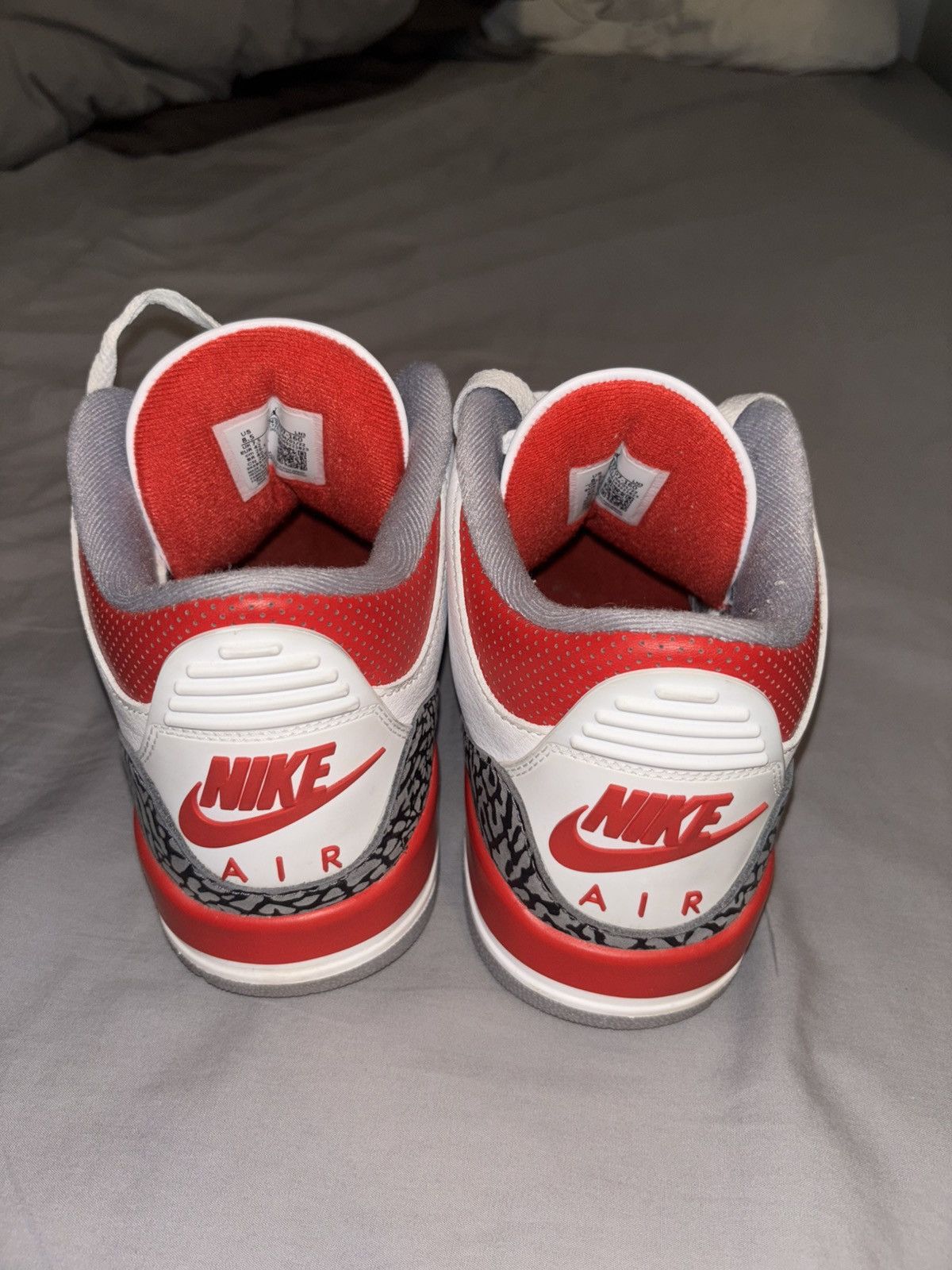 Nike JORDAN 3 FIRE RED Size US 8.5 / EU 41-42 - 3 Thumbnail