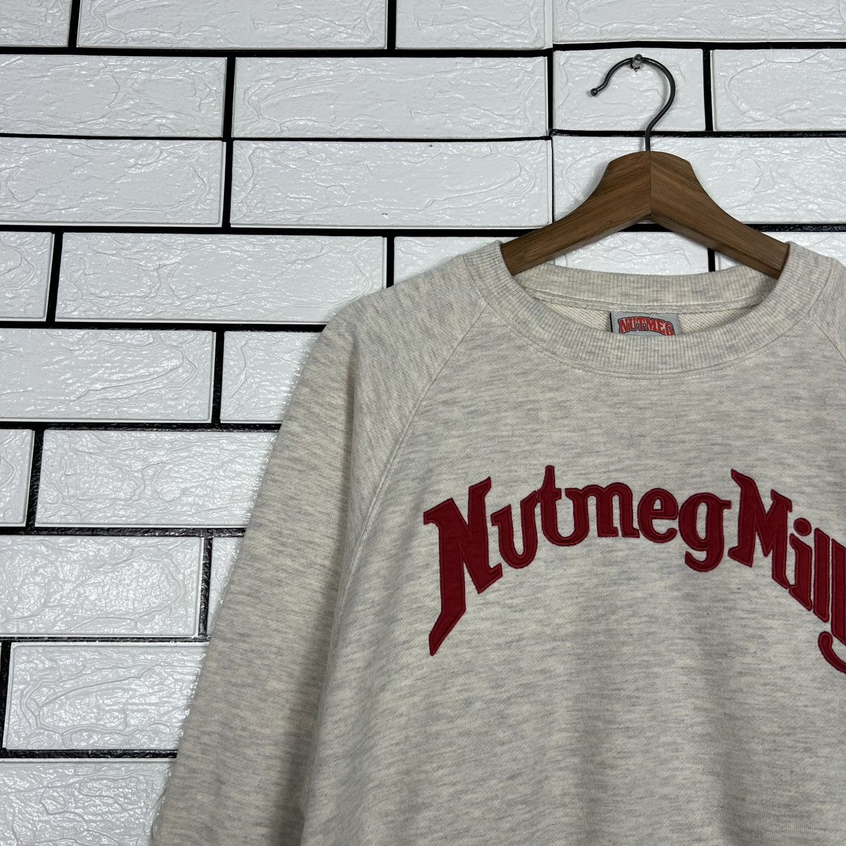 Nutmeg NUTMEG MILLS Embroidery Big Logo Crop Sweatshirt #4081-C185 Size ONE SIZE - 4 Thumbnail