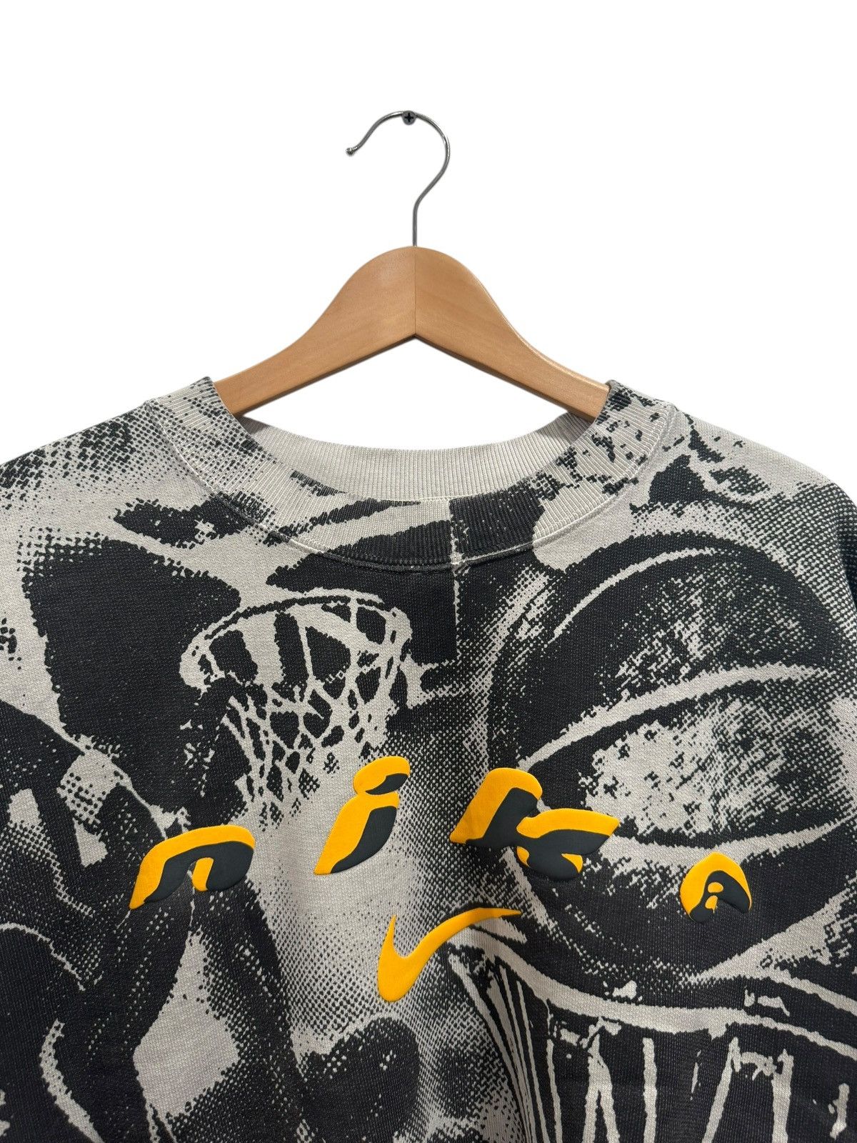 Cactus Plant Flea Market × Nike Cactus Plant Flea Market x Nike Hoops Crewneck Light Bone Size US XL / EU 56 / 4 - 2 Thumbnail