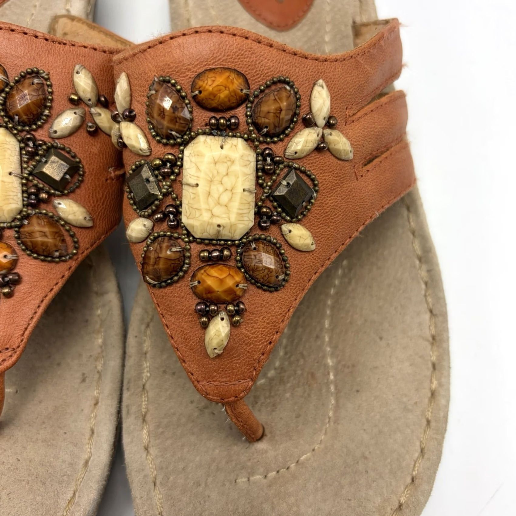Clarks Clarks Artisan Sandals Womens 8 M Orange Leather Beaded Boho Thong Read Size US 7 / IT 37 - 3 Thumbnail